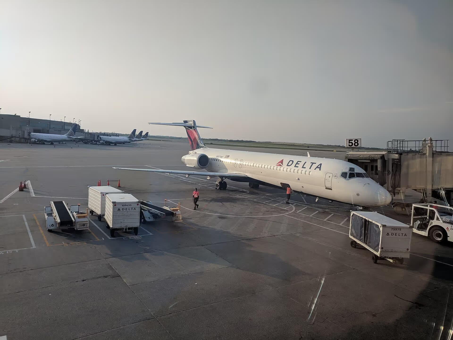 N977AT — Twin-engine aircraft