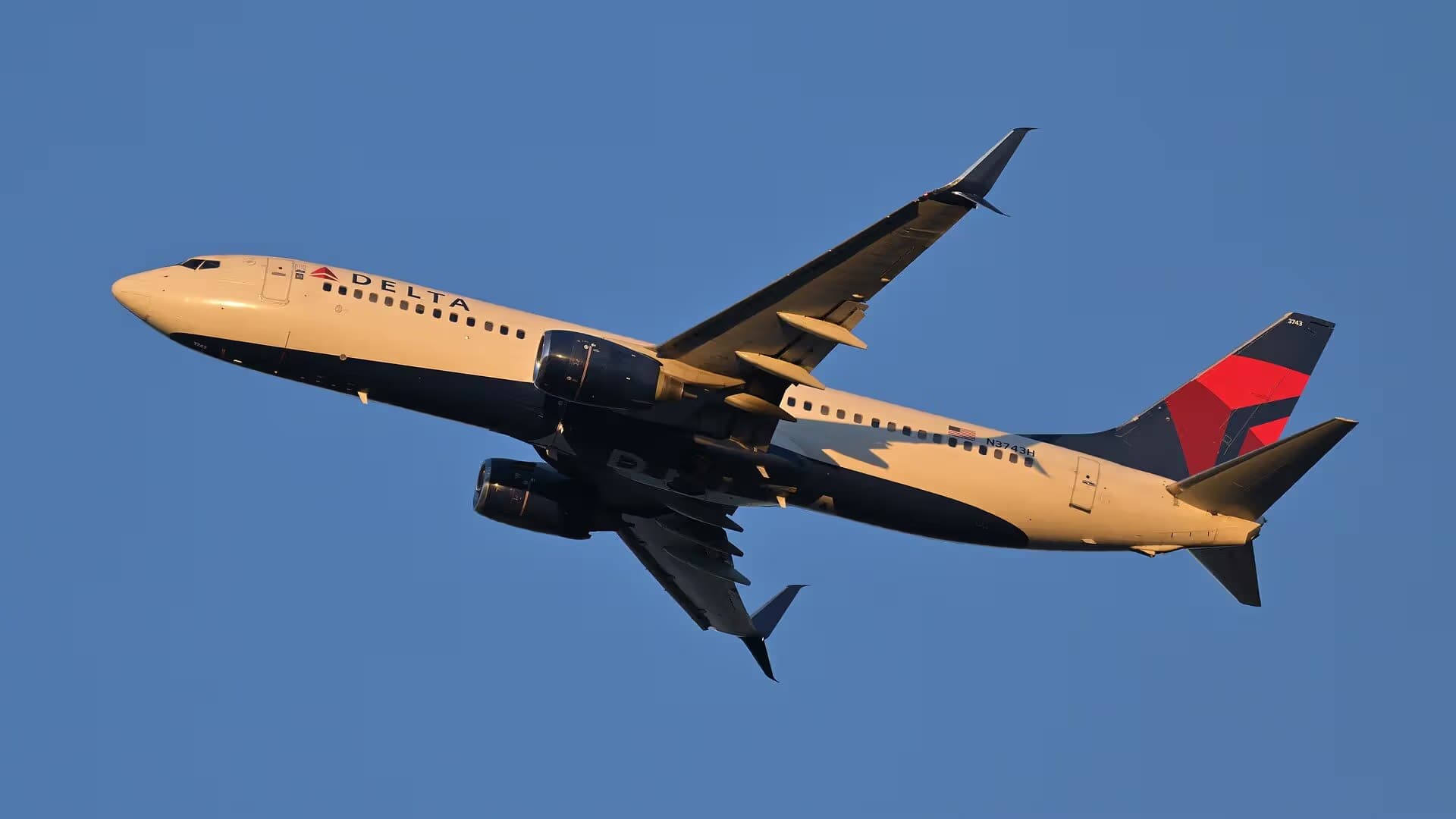 N3743H — Boeing