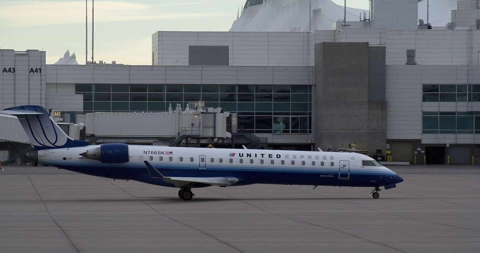 N766SK — Bombardier