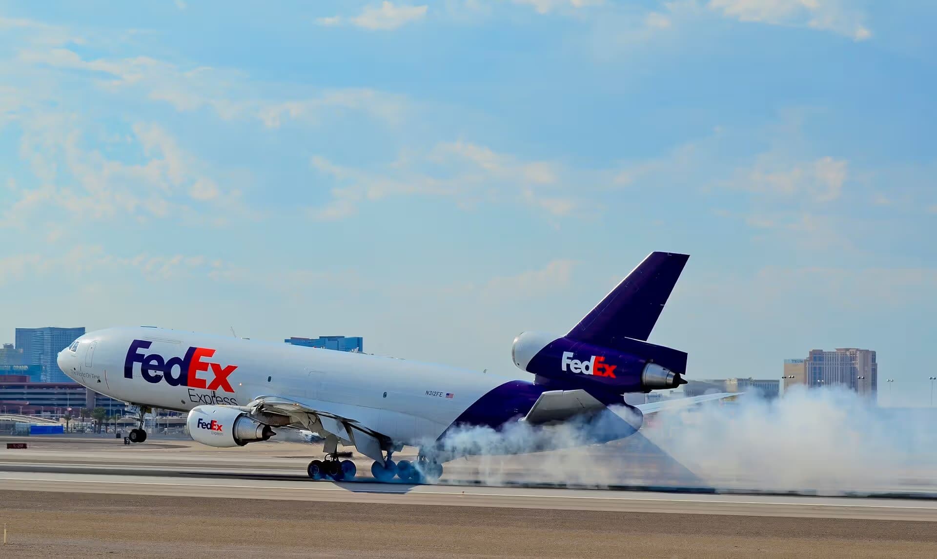 N312FE — Douglas