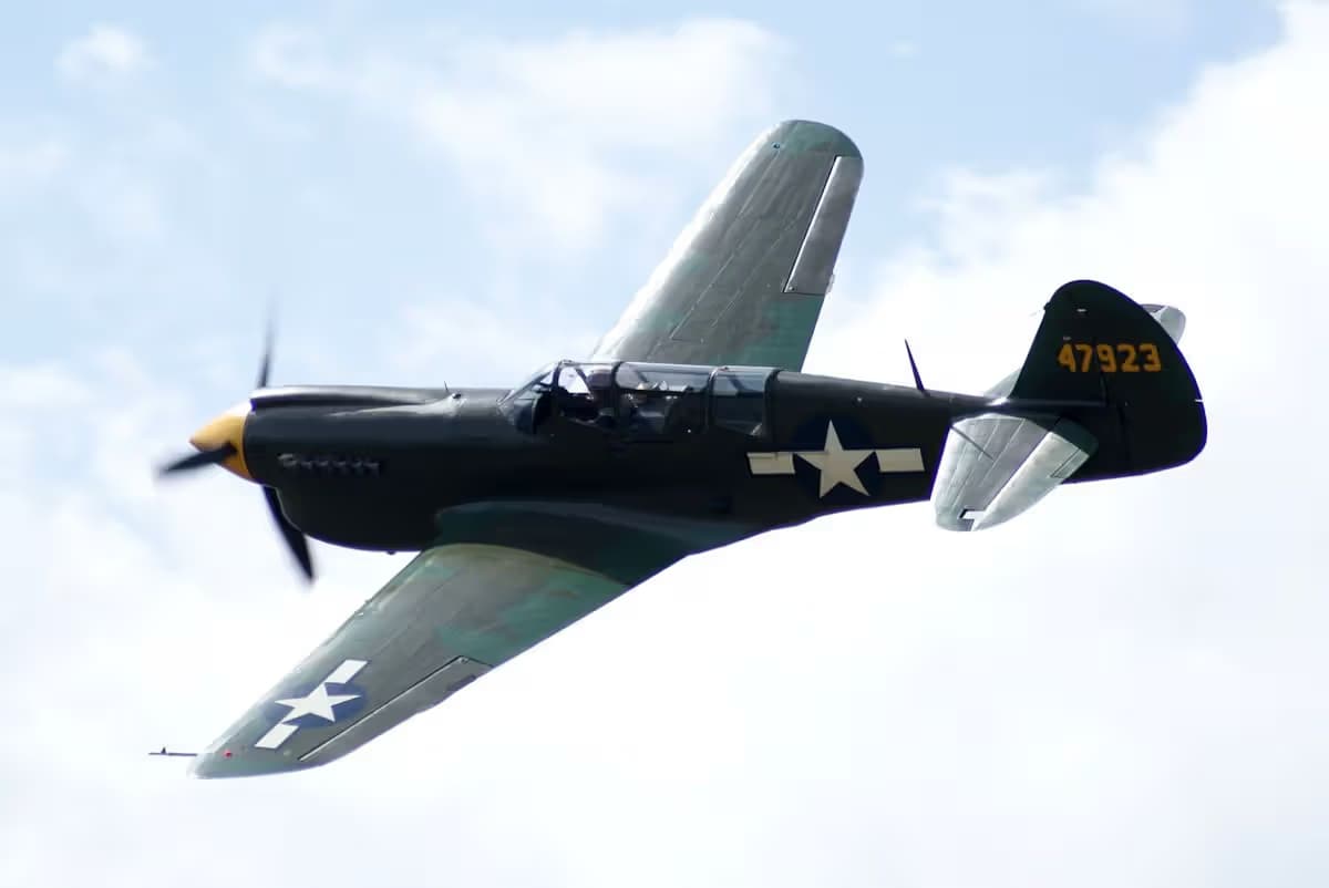 Unidentified — Single-engine aircraft