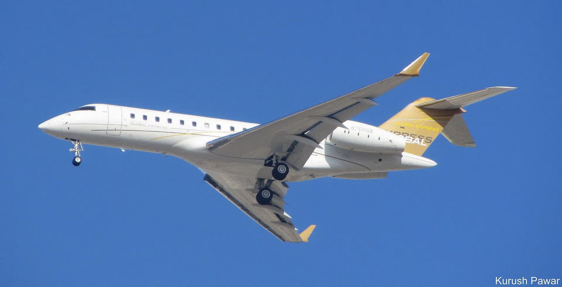 N700GB — Business jet