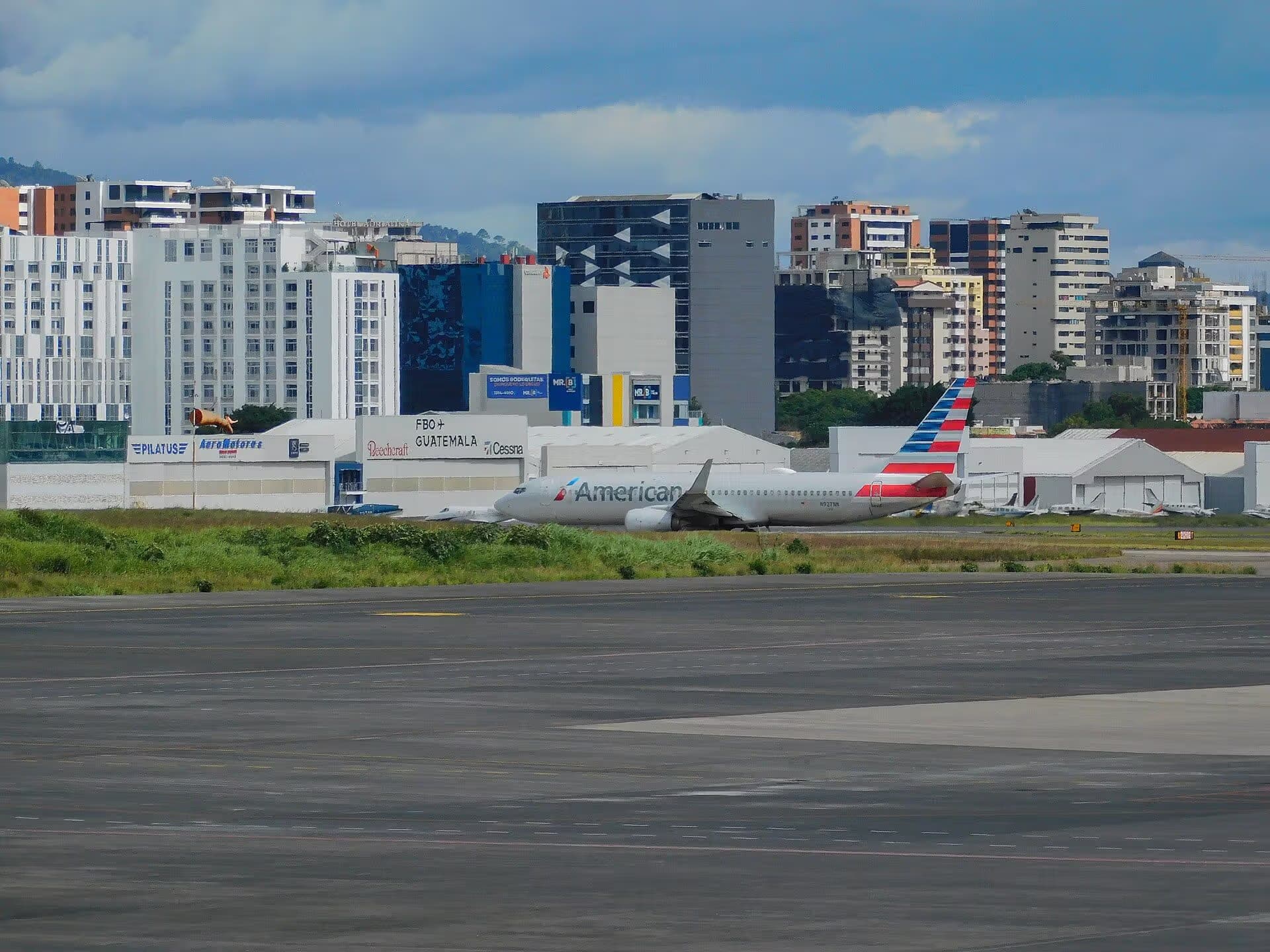 N927NN — Boeing at Miami International Airport