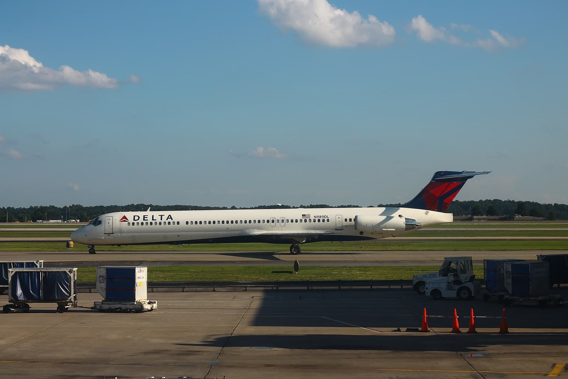 N989DL — Aircraft