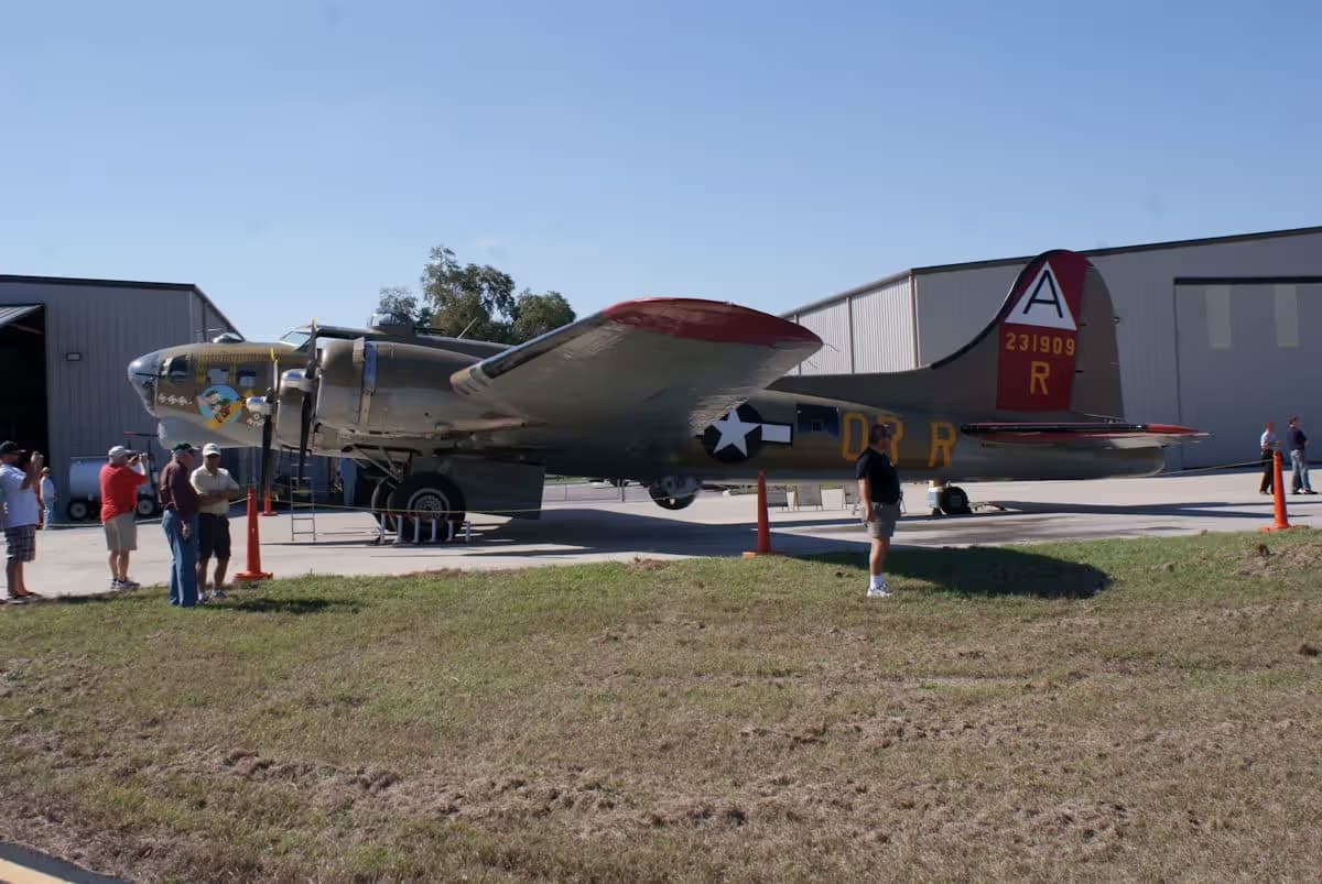 Unidentified — Twin-engine aircraft