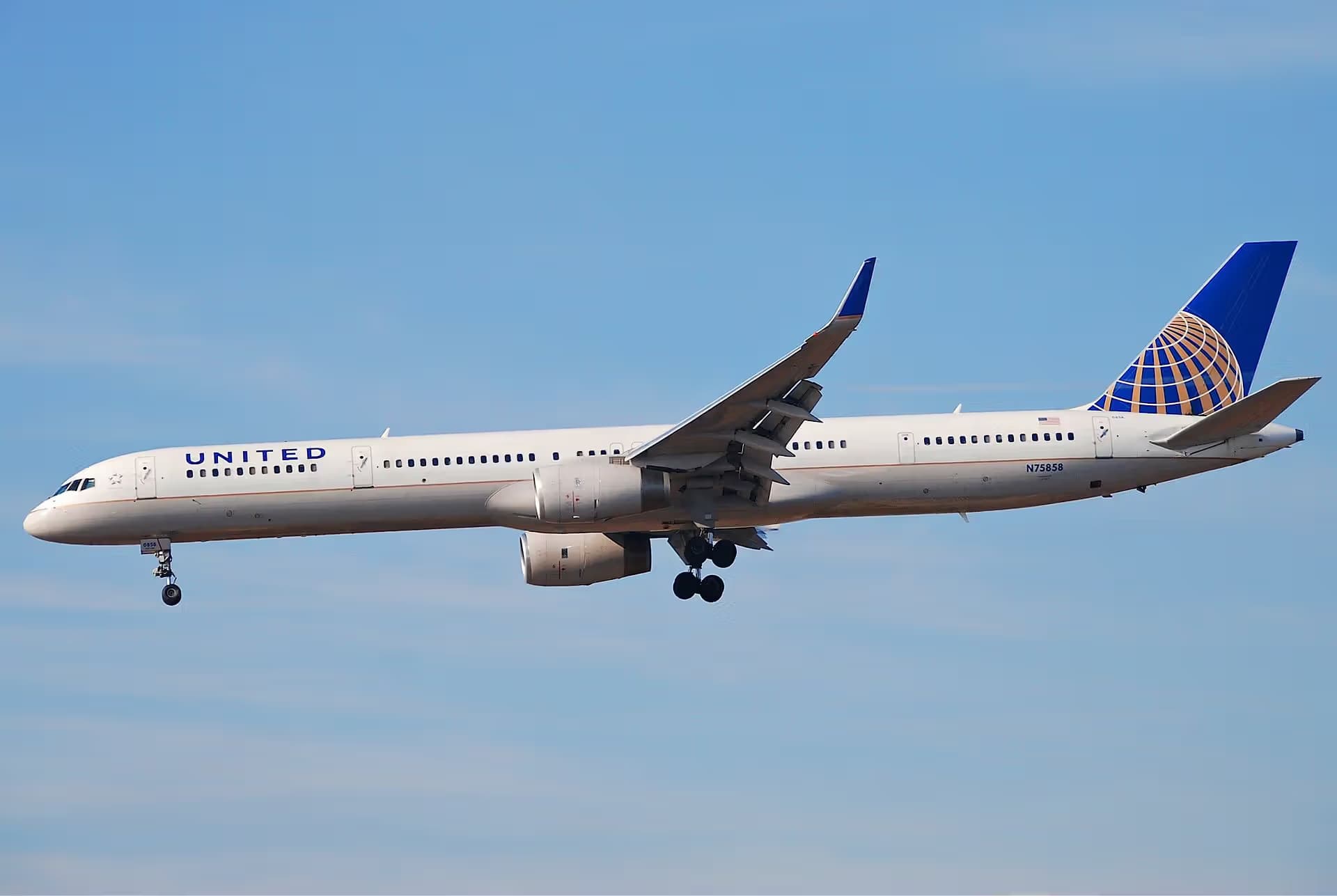 N75858 — Twin-engine aircraft