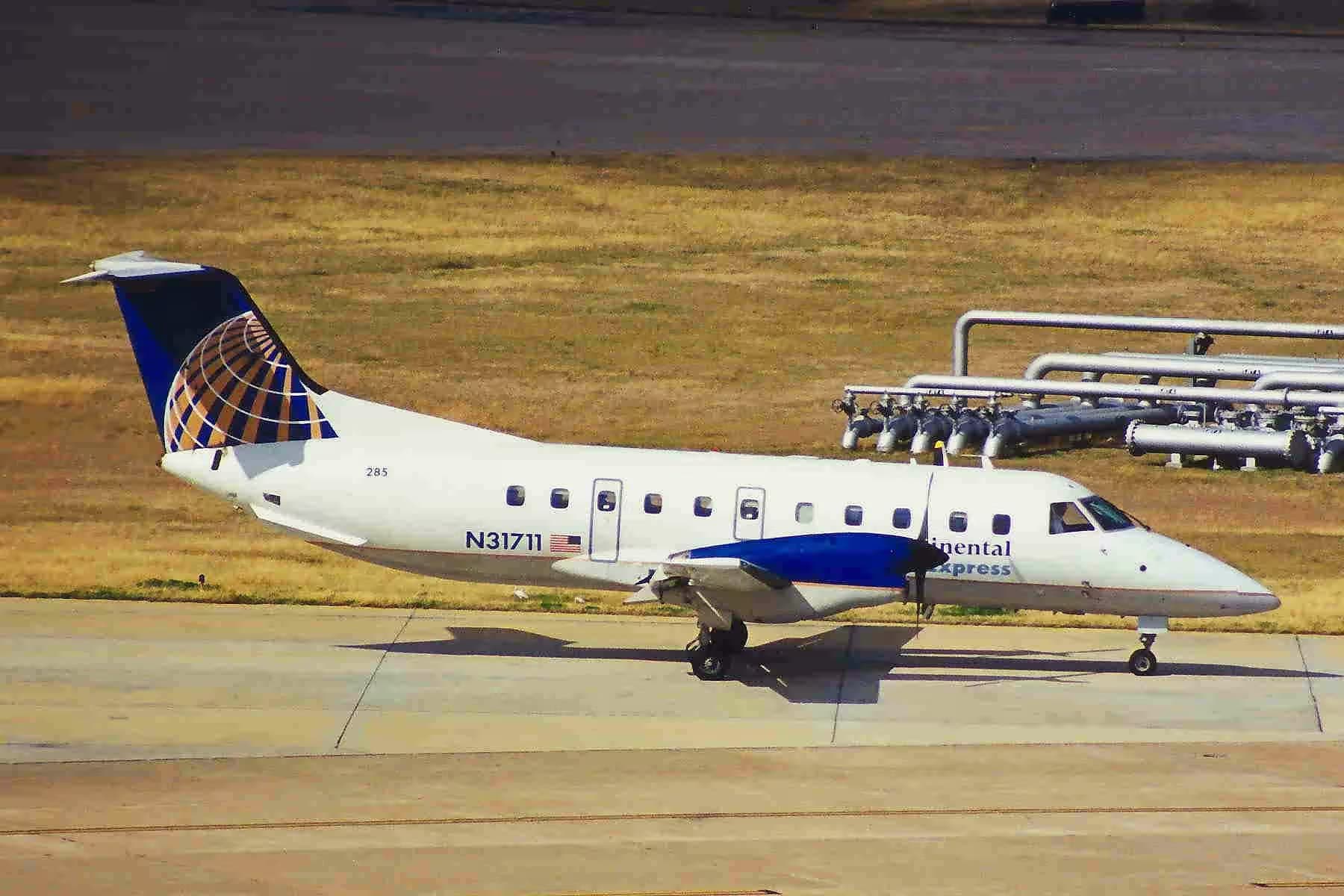 N31711 — Twin-engine aircraft