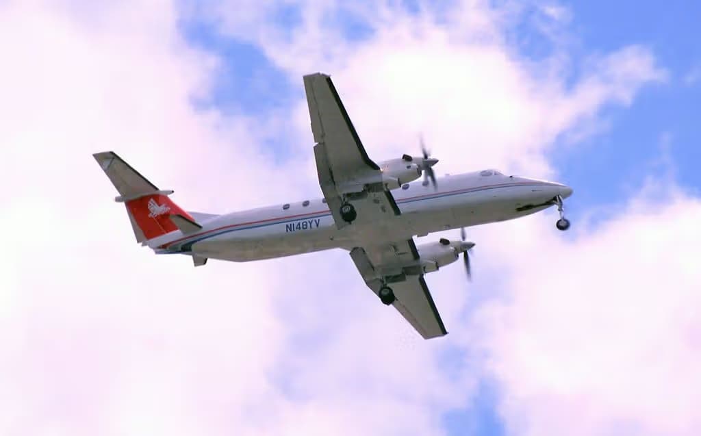 N148YV — Twin-engine aircraft