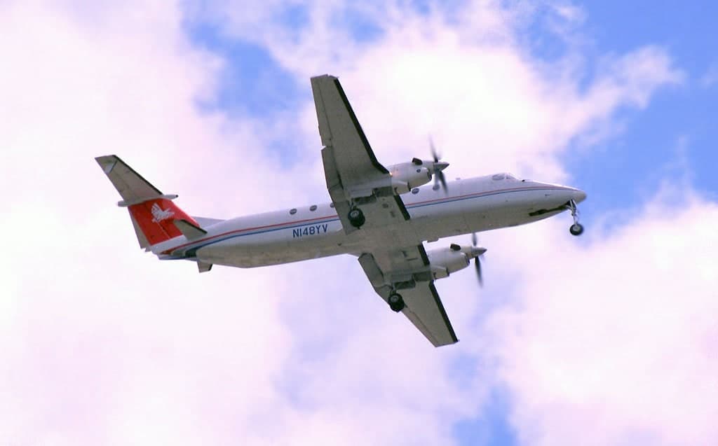 N148YV — Twin-engine aircraft