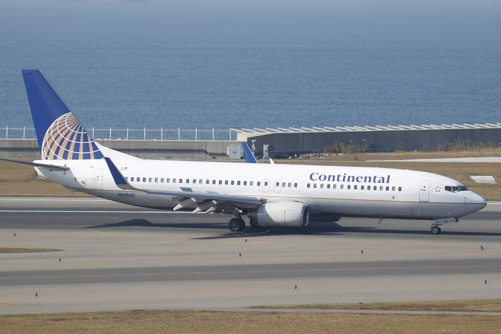 N14240 — Boeing