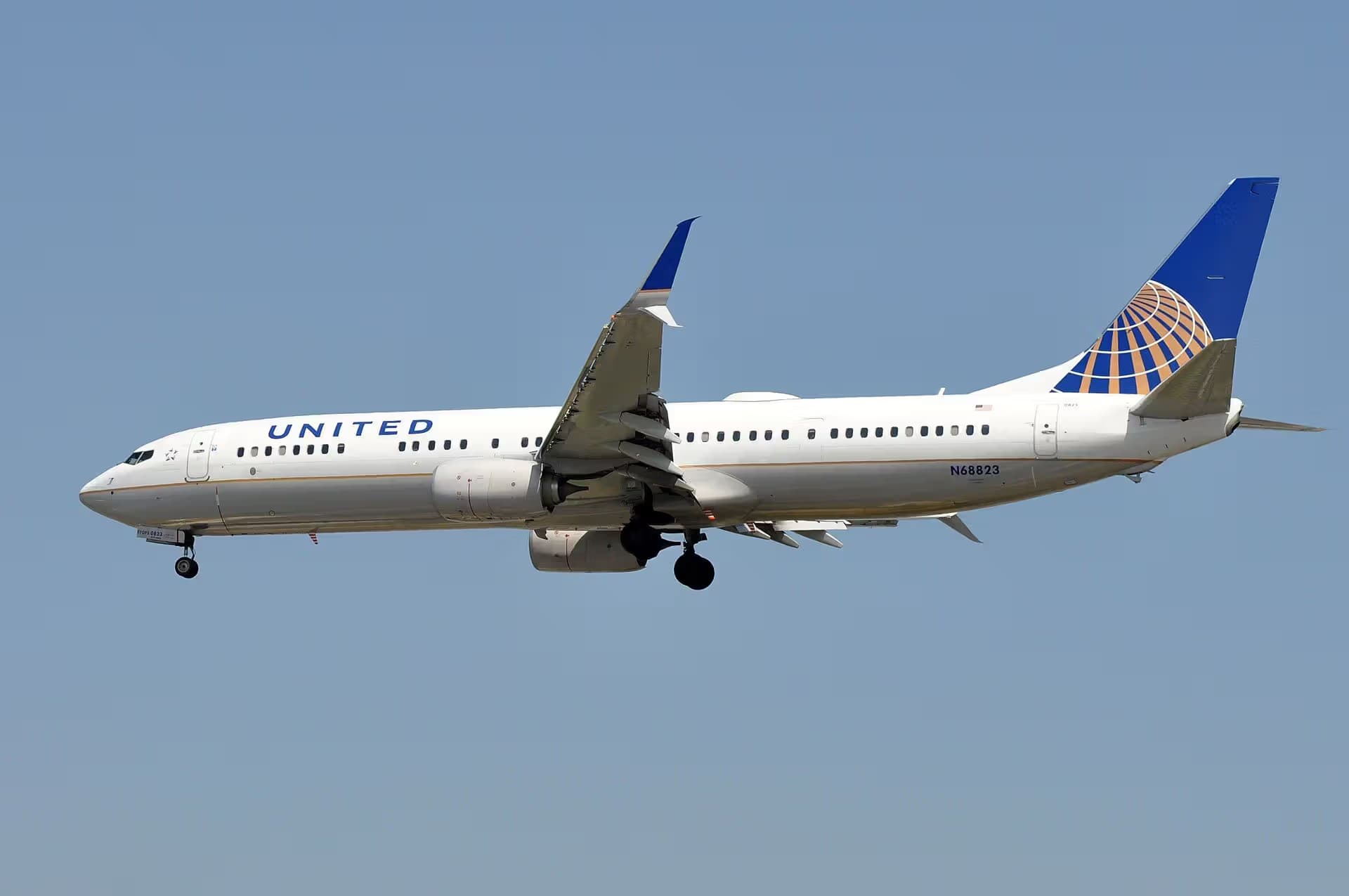 N68823 — Twin-engine aircraft
