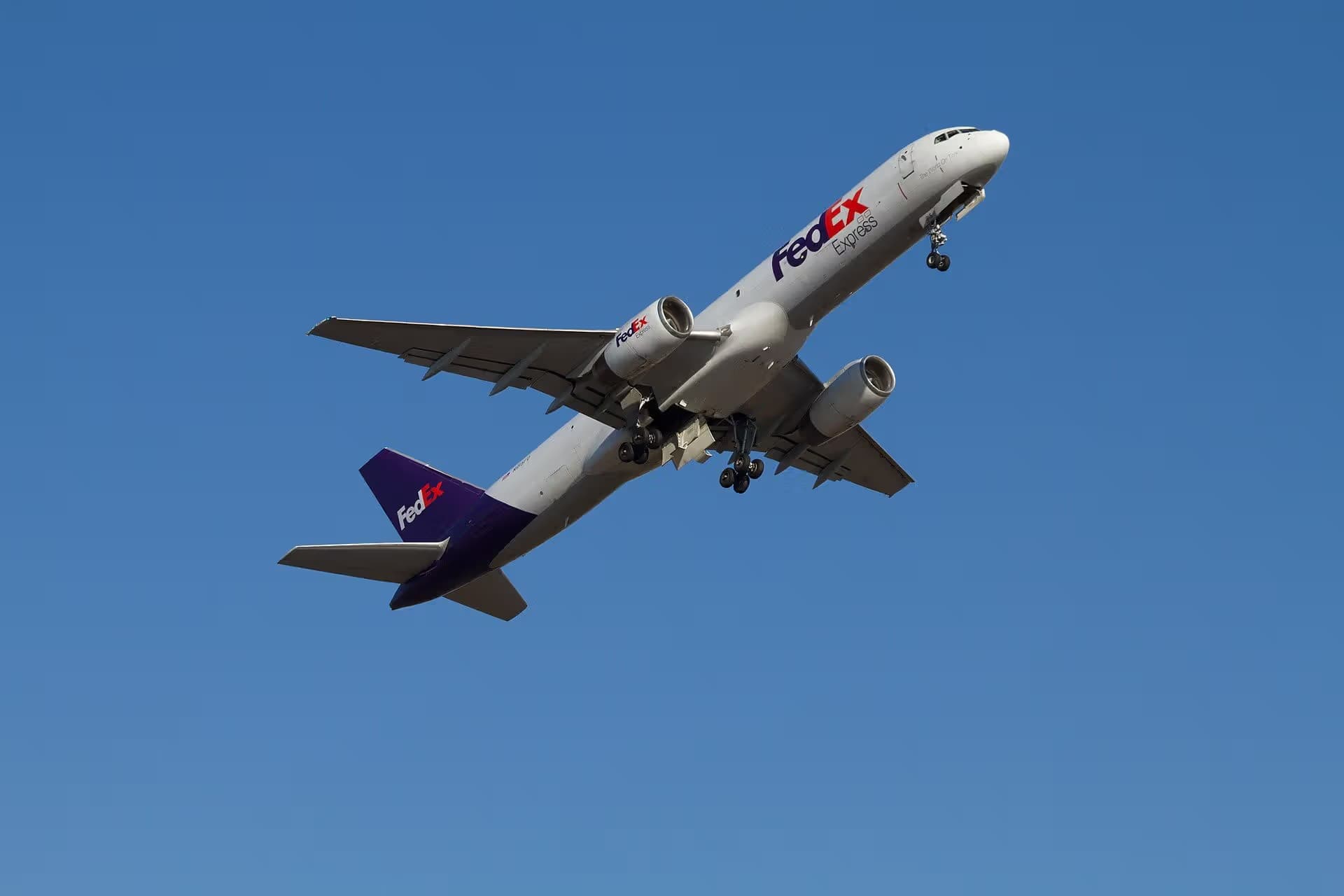 N915FD — Twin-engine aircraft