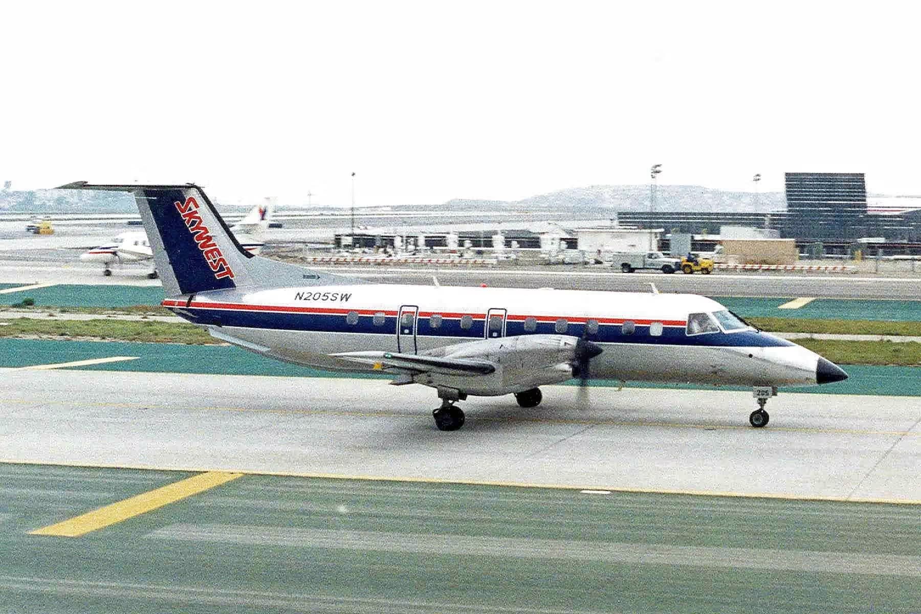 N205SW — Embraer