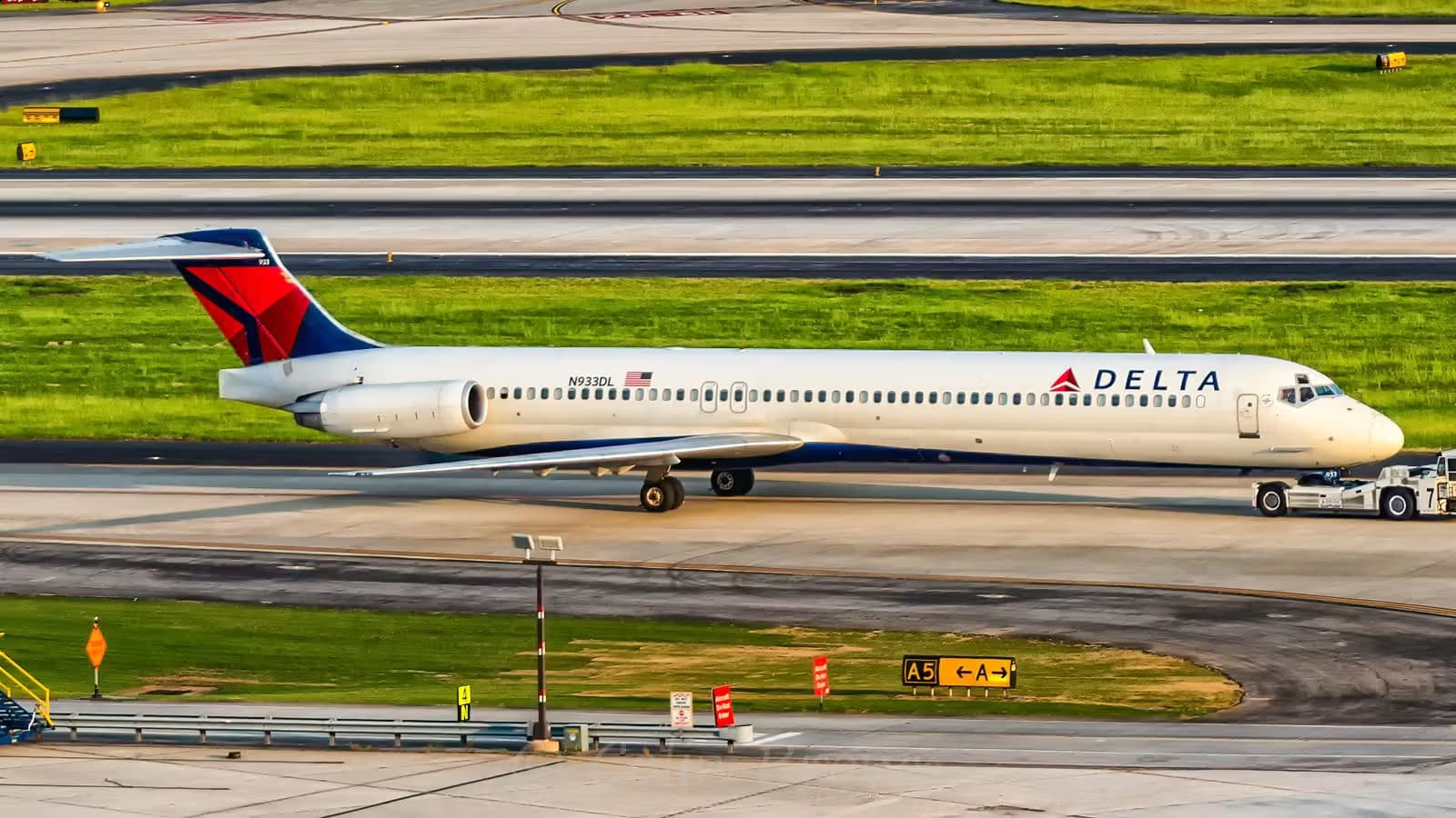 N933DL — Aircraft
