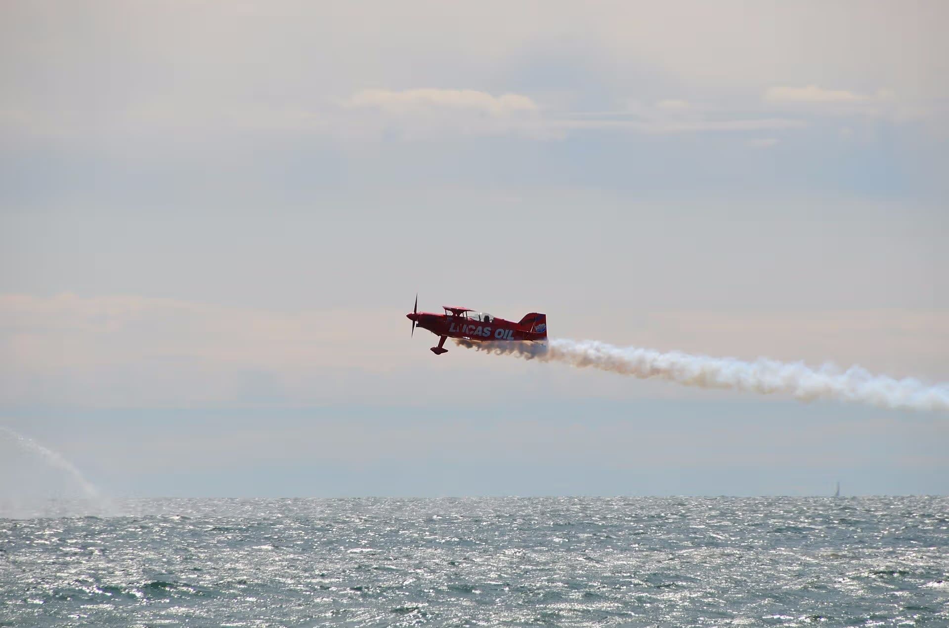 Unidentified — Single-engine aircraft