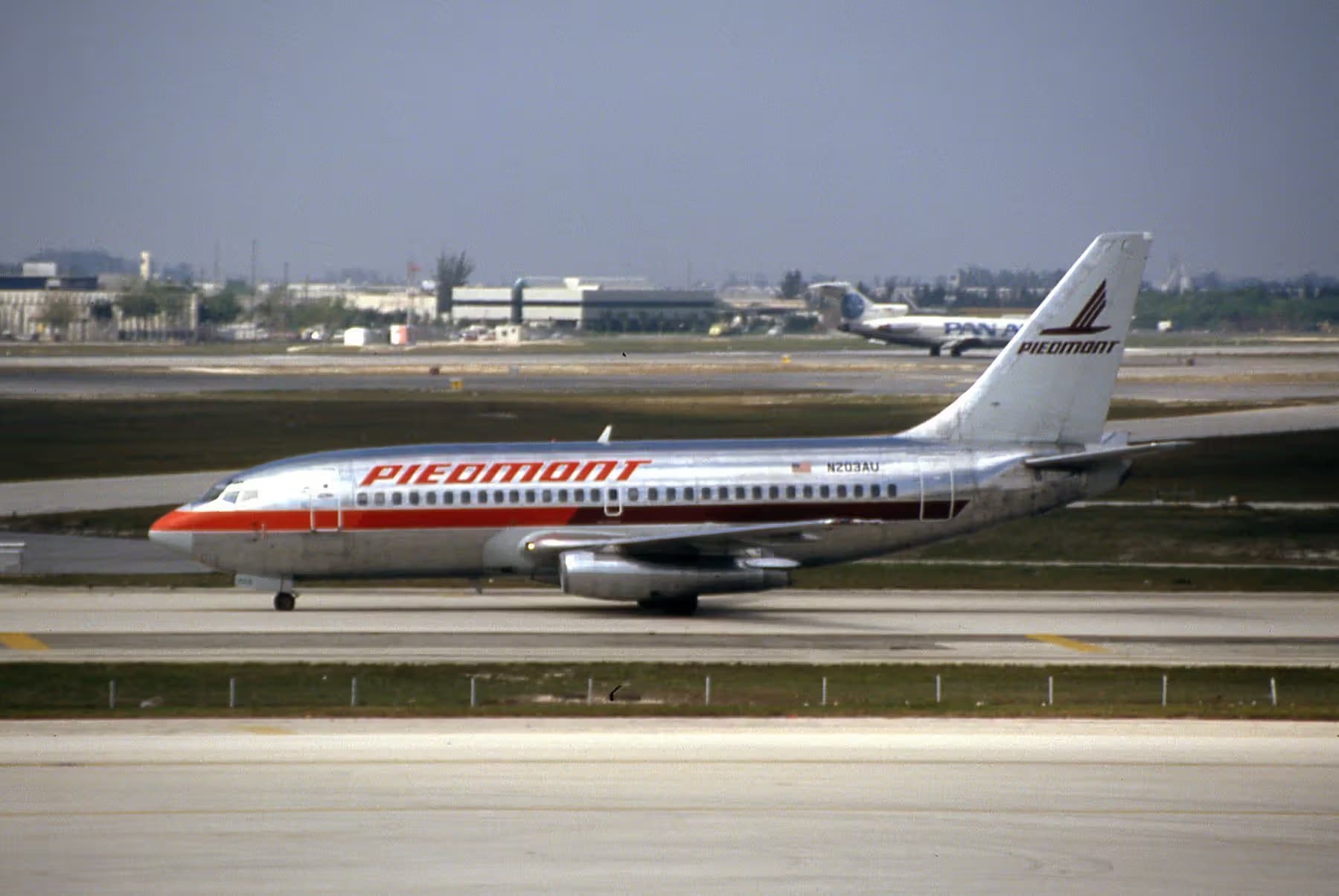 N203AU — Boeing