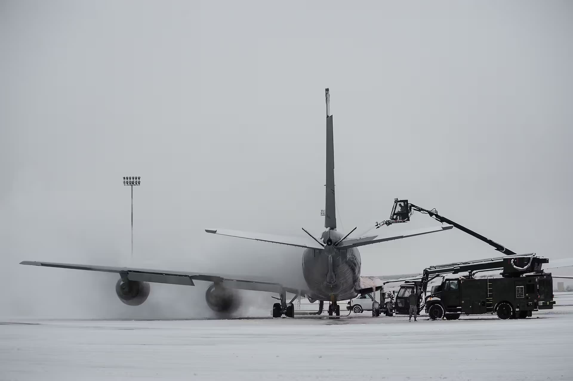 Unidentified — Twin-engine aircraft