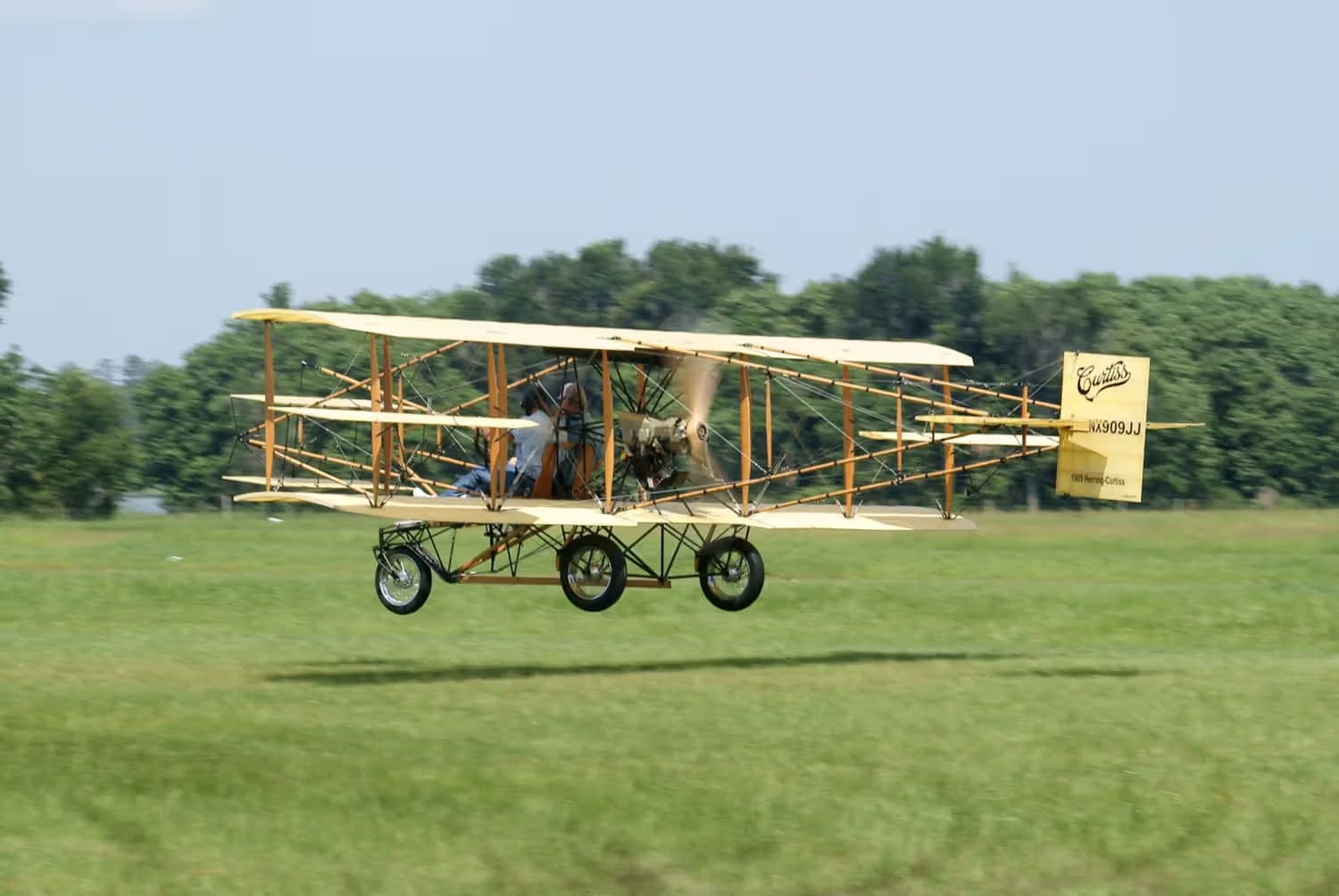 Unidentified — Aircraft
