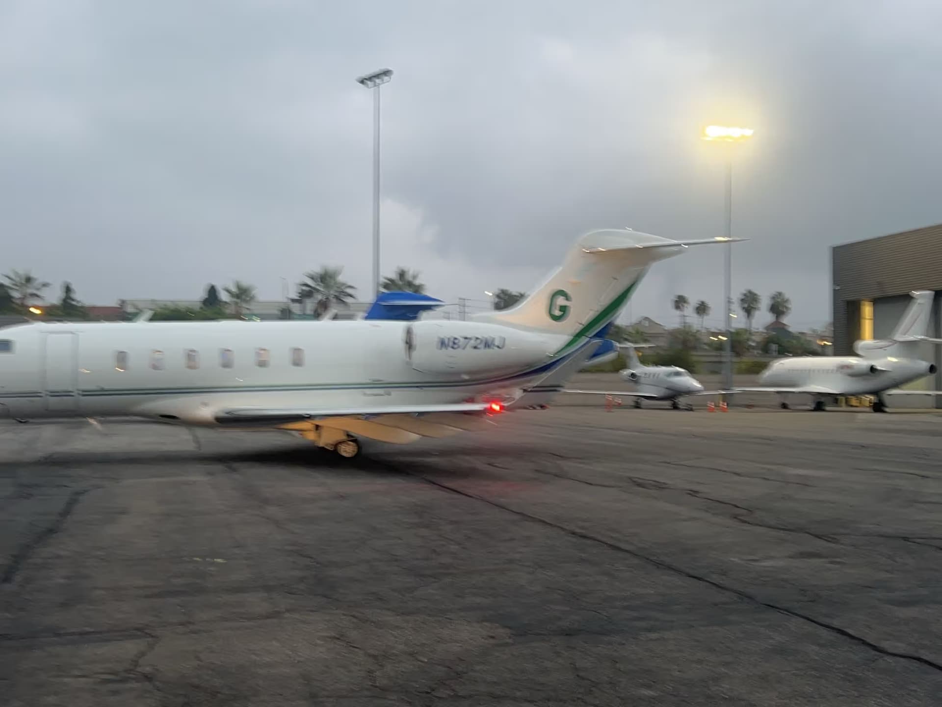 N872MJ — Bombardier Challenger 300 at Pacific Bell-2300 Imperial Hwy Heliport