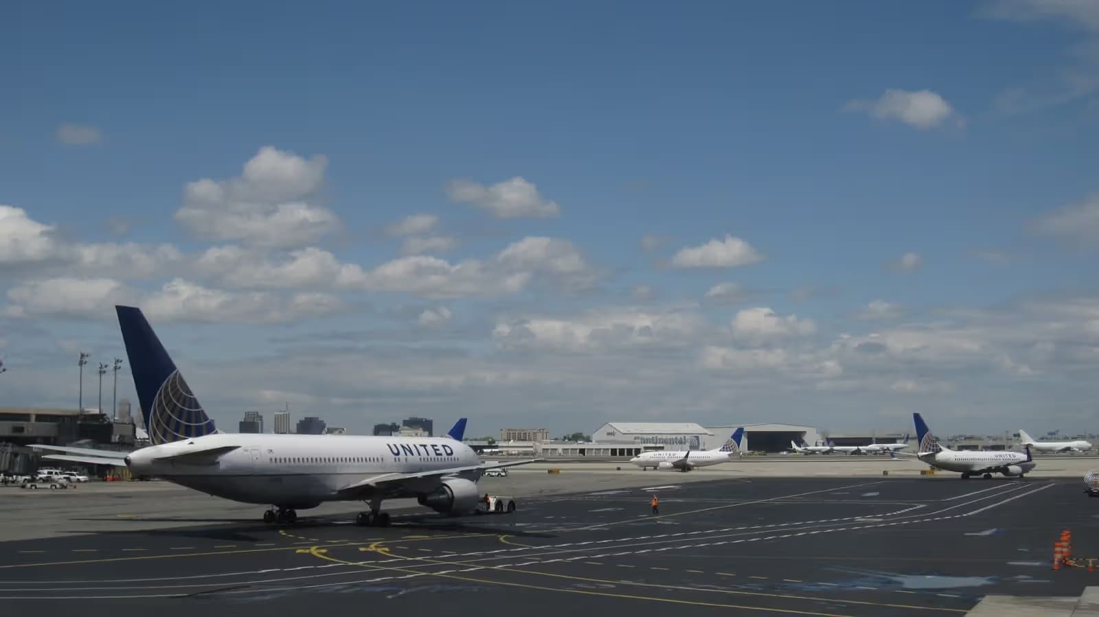 N67158 — Twin-engine aircraft
