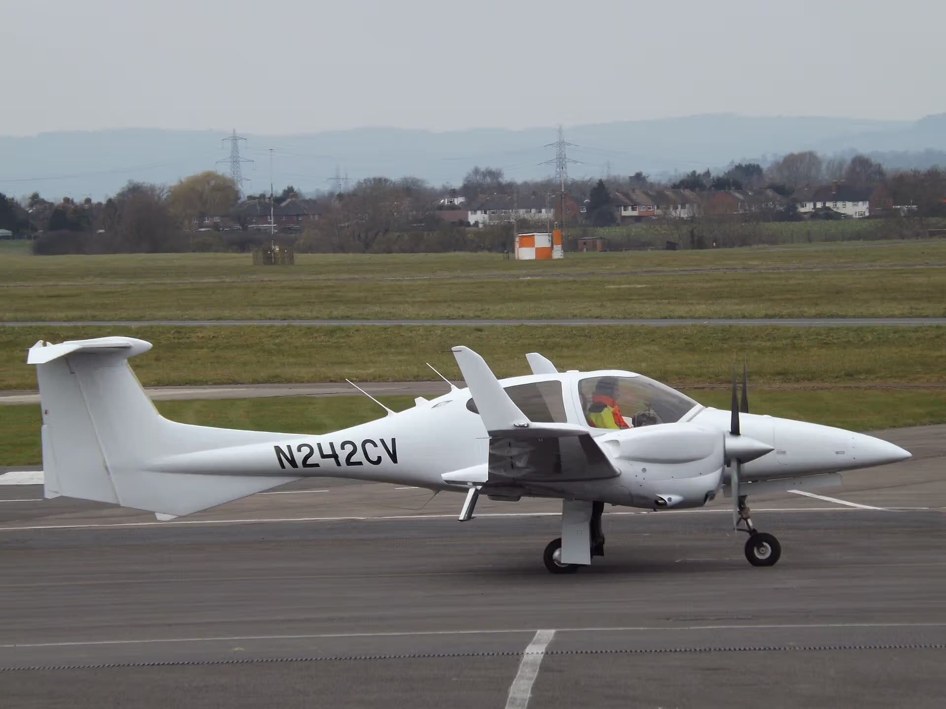 N242CV — Twin-engine aircraft