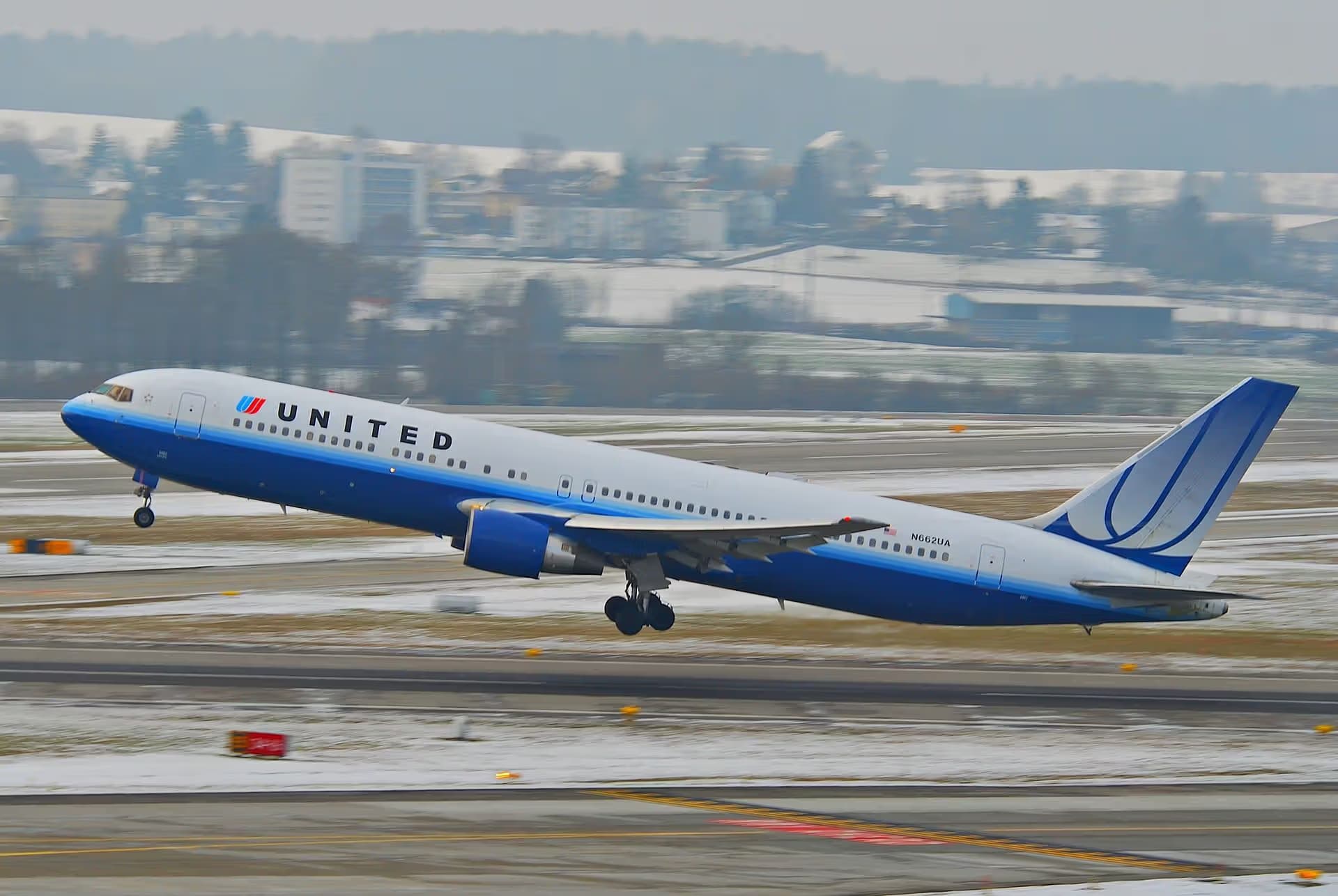 N662UA — Boeing