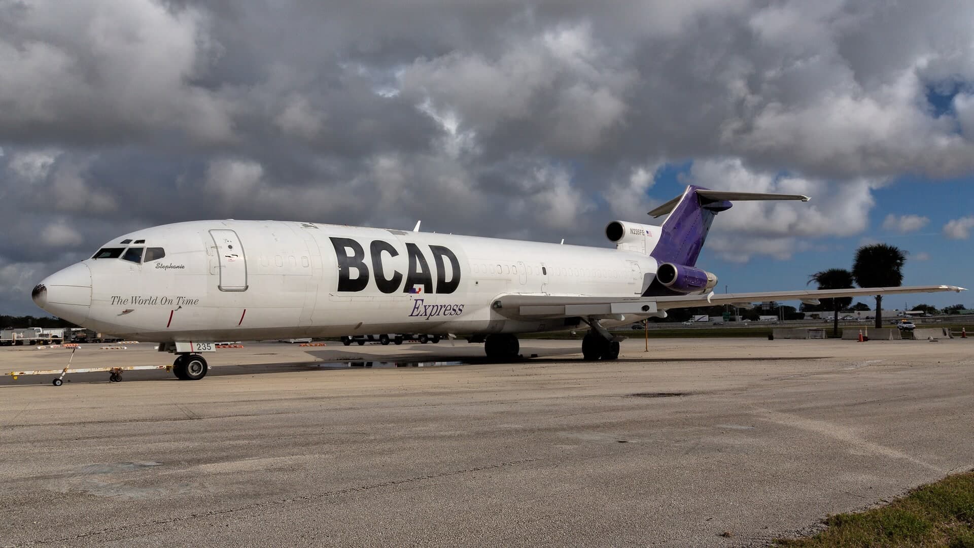 N235FE — Boeing