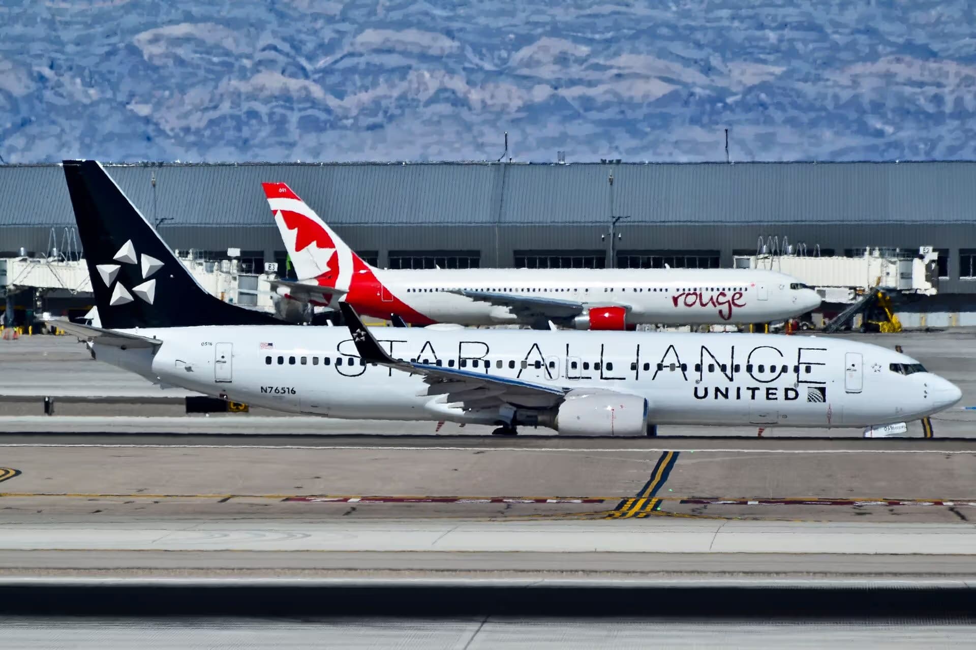 N76516 — Boeing