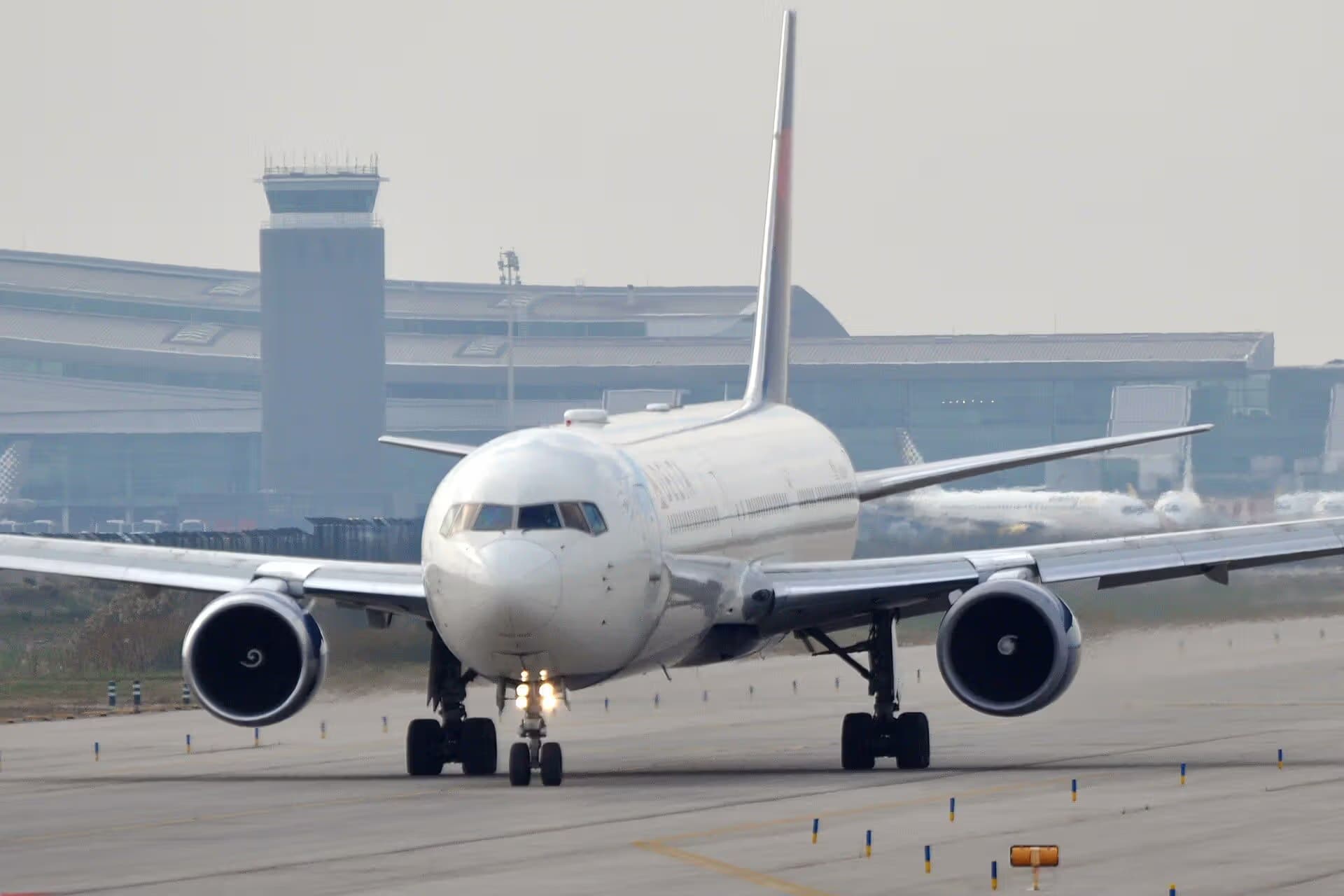 N832MH — Boeing