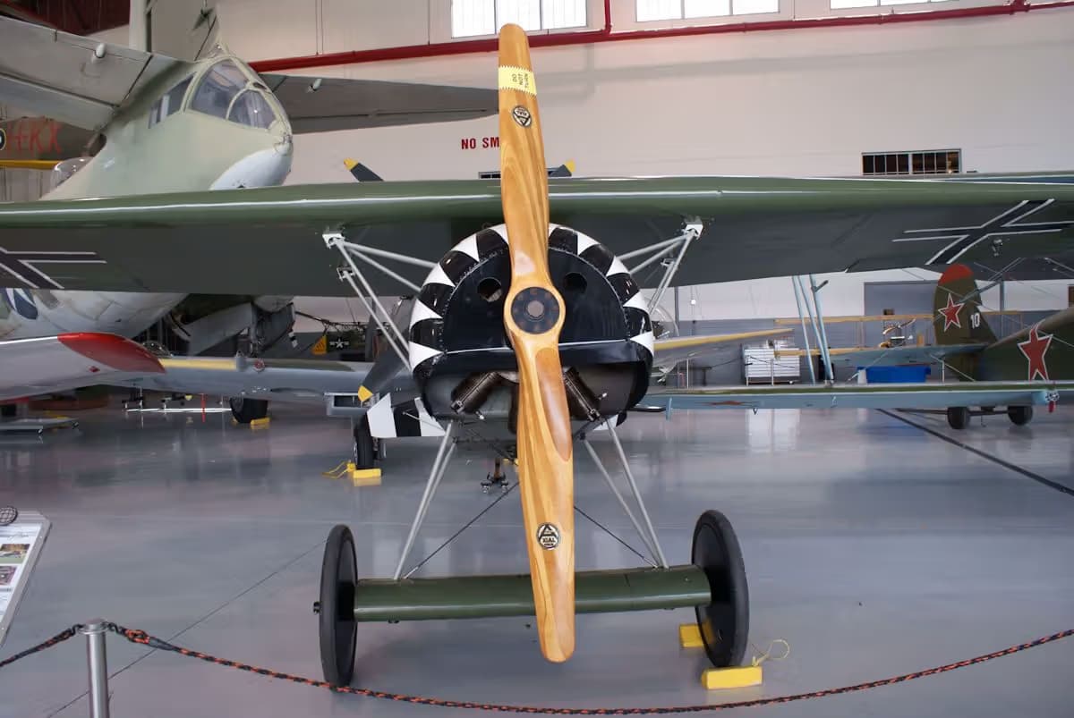 Unidentified — Single-engine aircraft