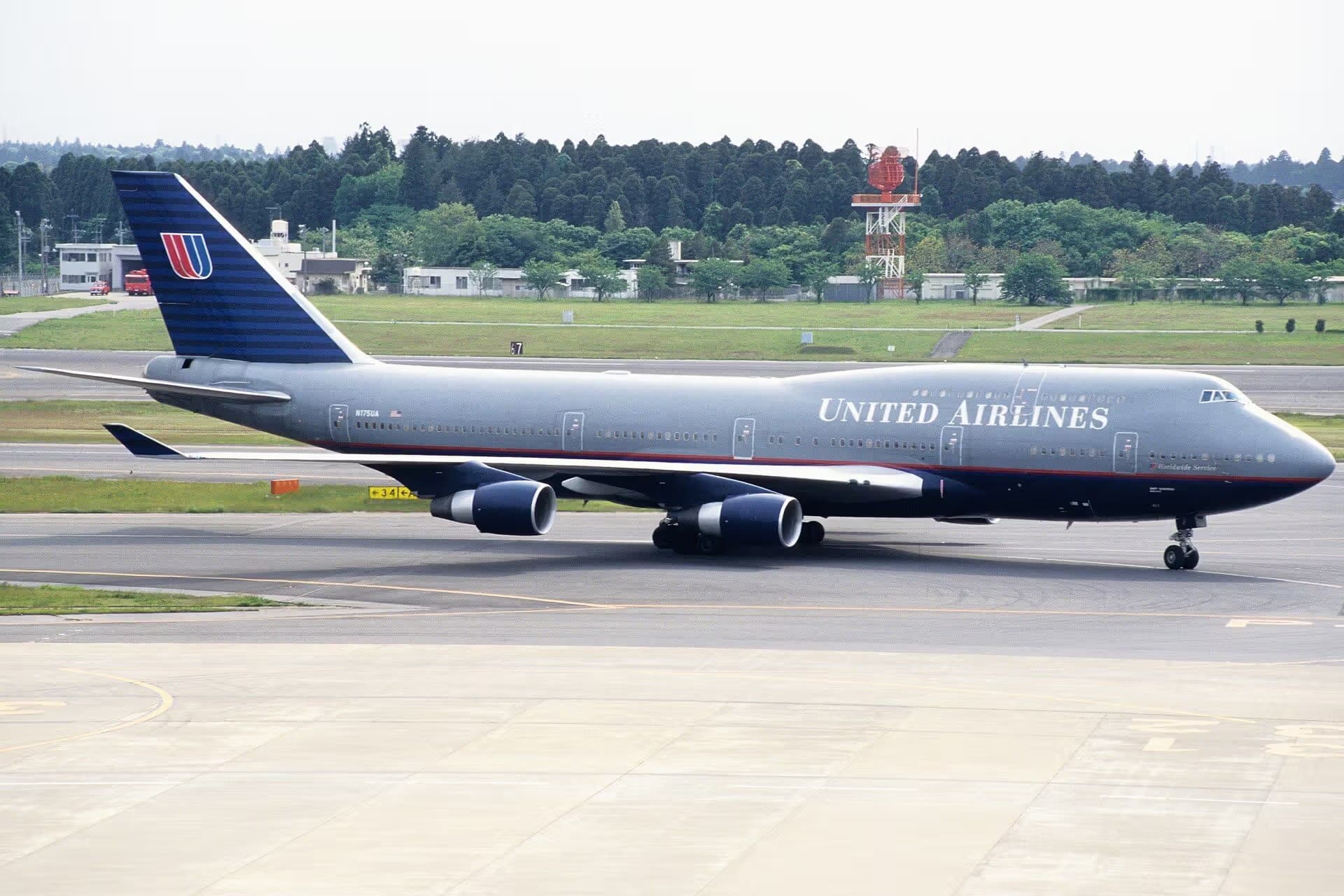 N175UA — Boeing