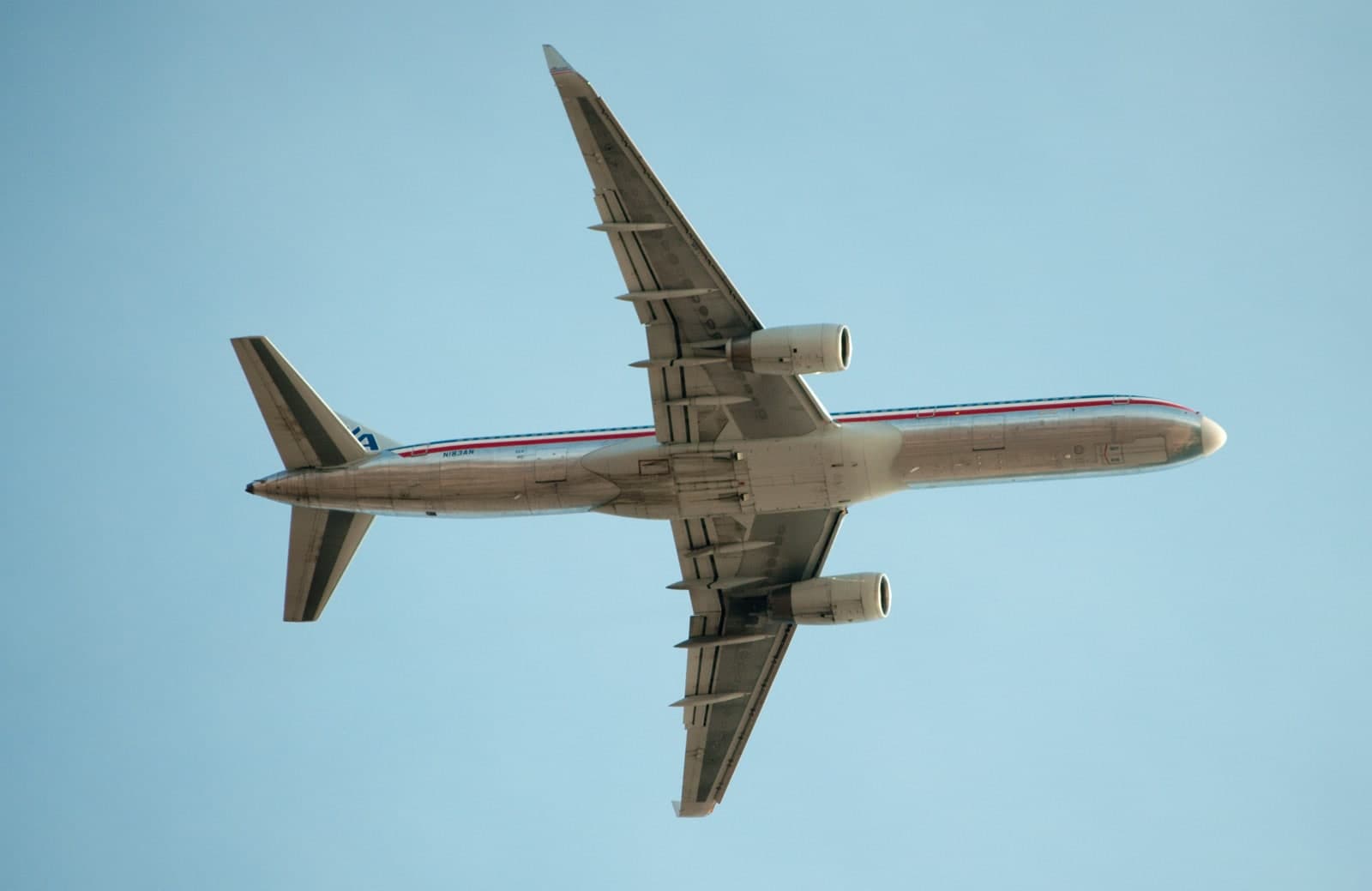 N183AN — Twin-engine aircraft