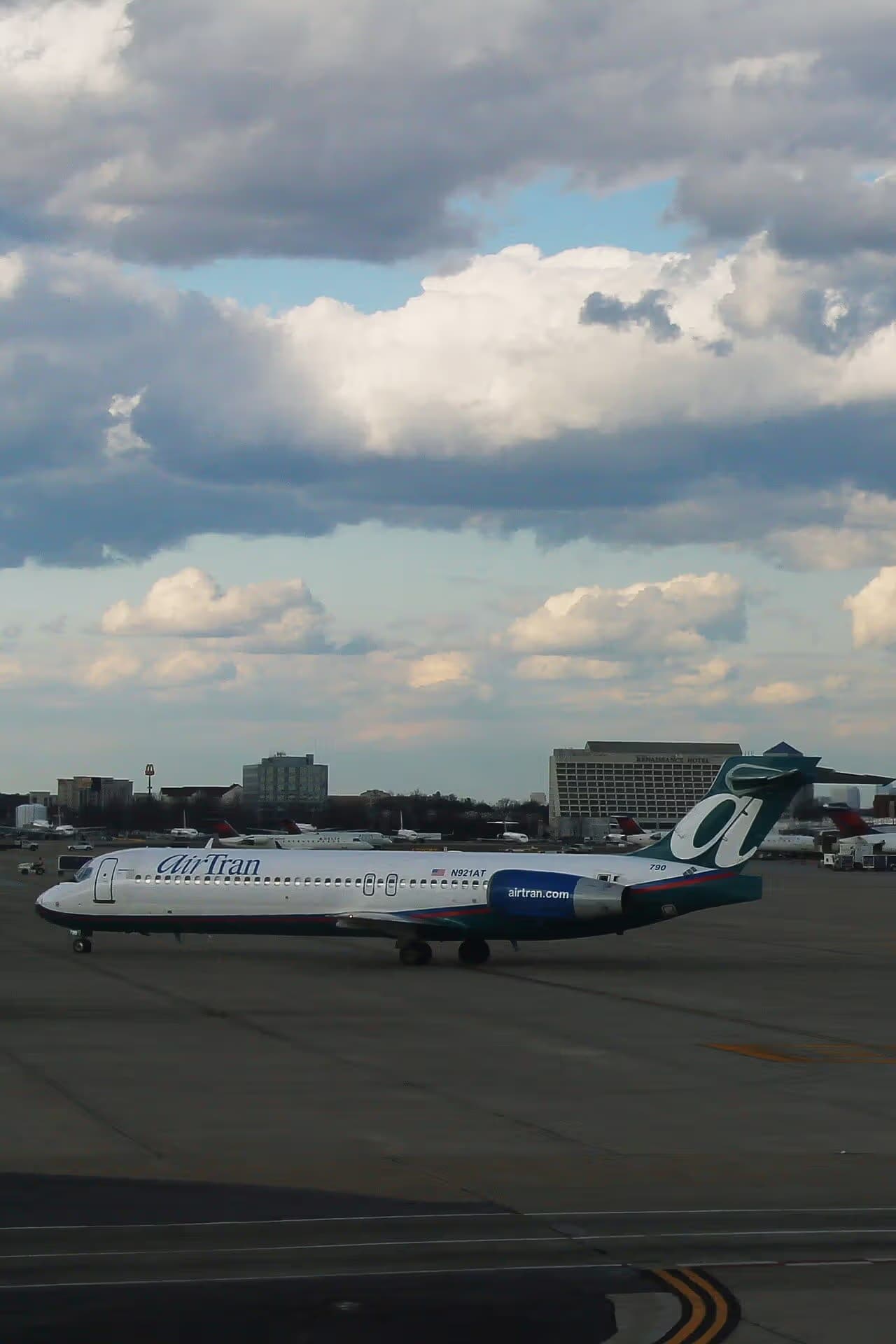 N921AT — Aircraft
