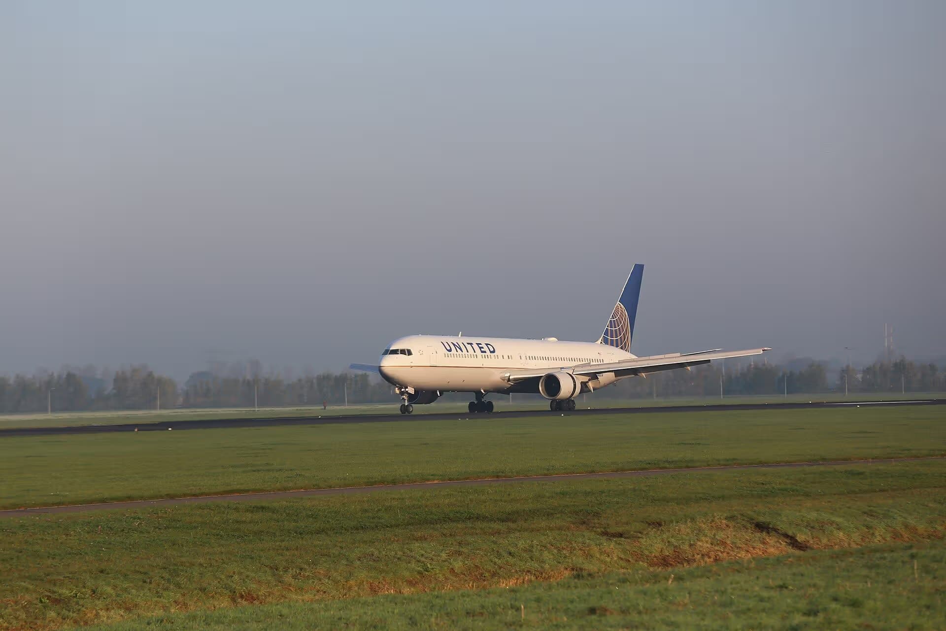 N646UA — Boeing
