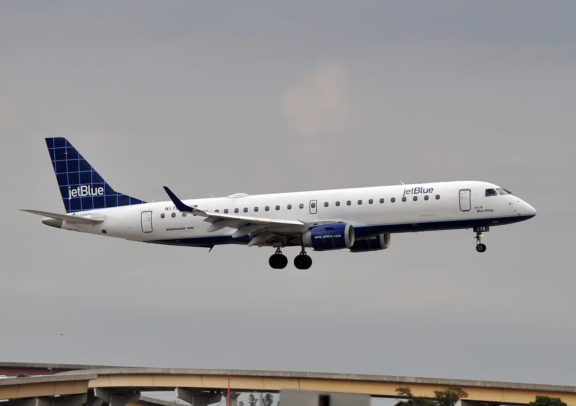 N178JB — Embraer