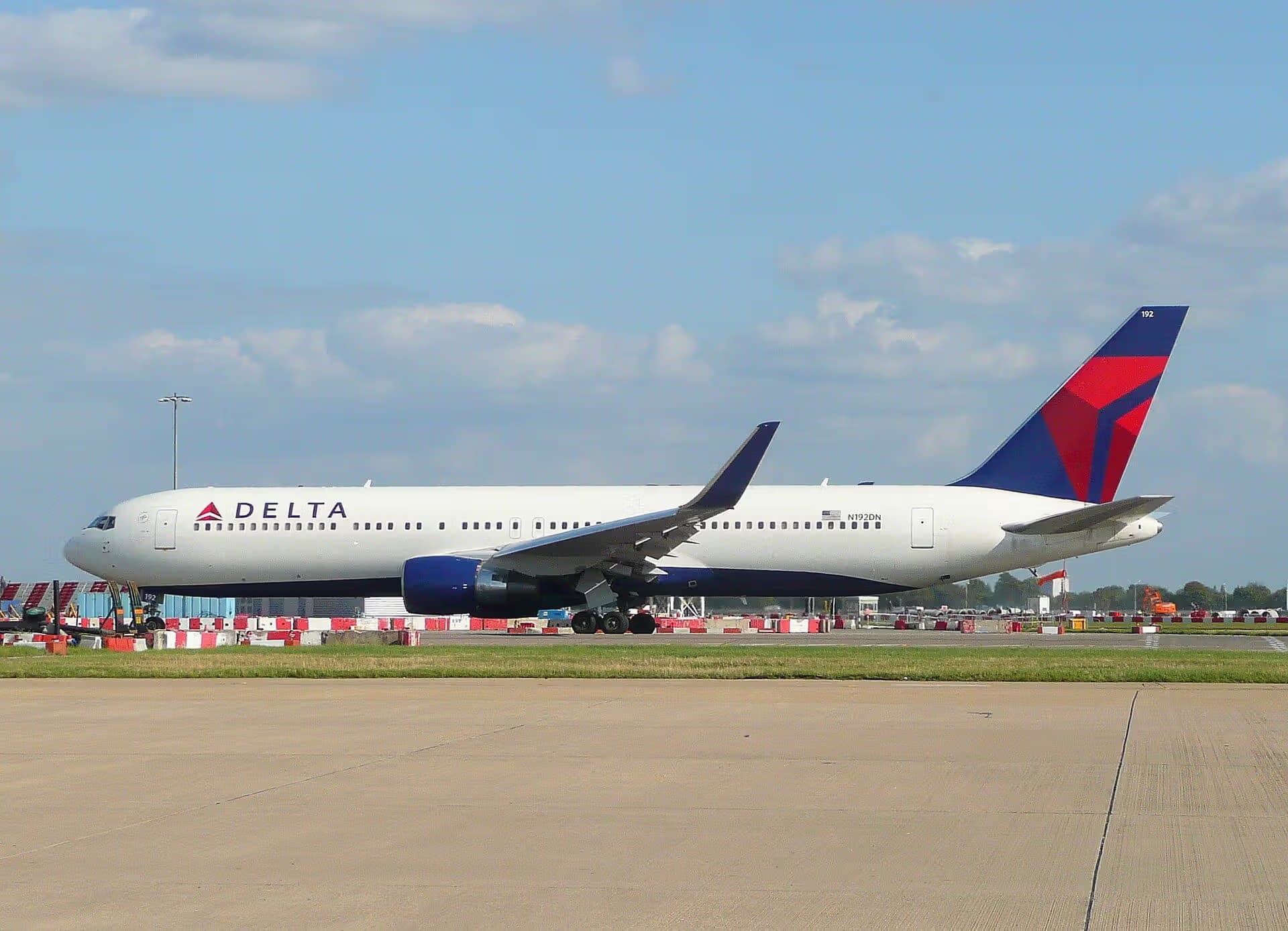 N192DN — Twin-engine aircraft