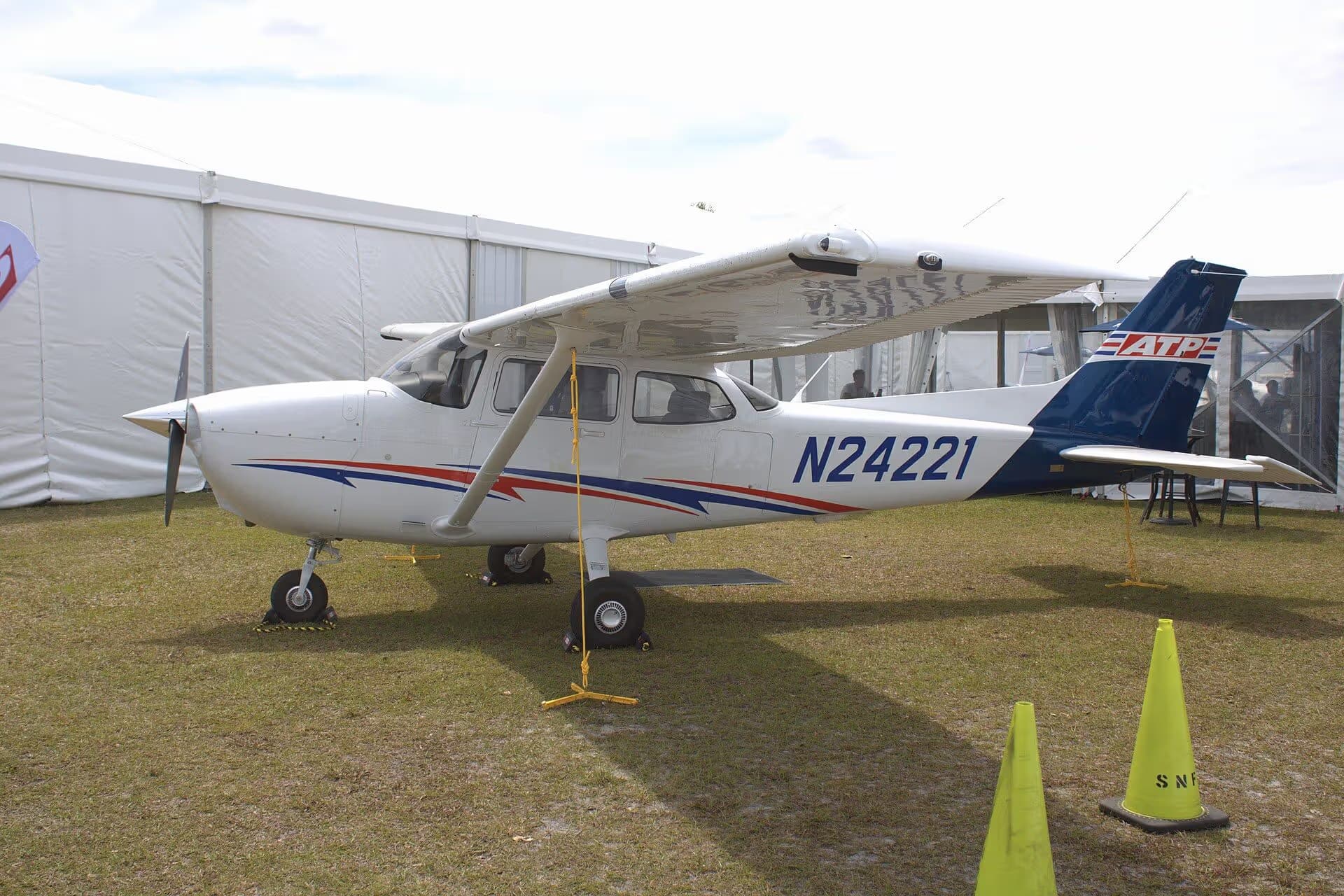 N24221 — Single-engine aircraft