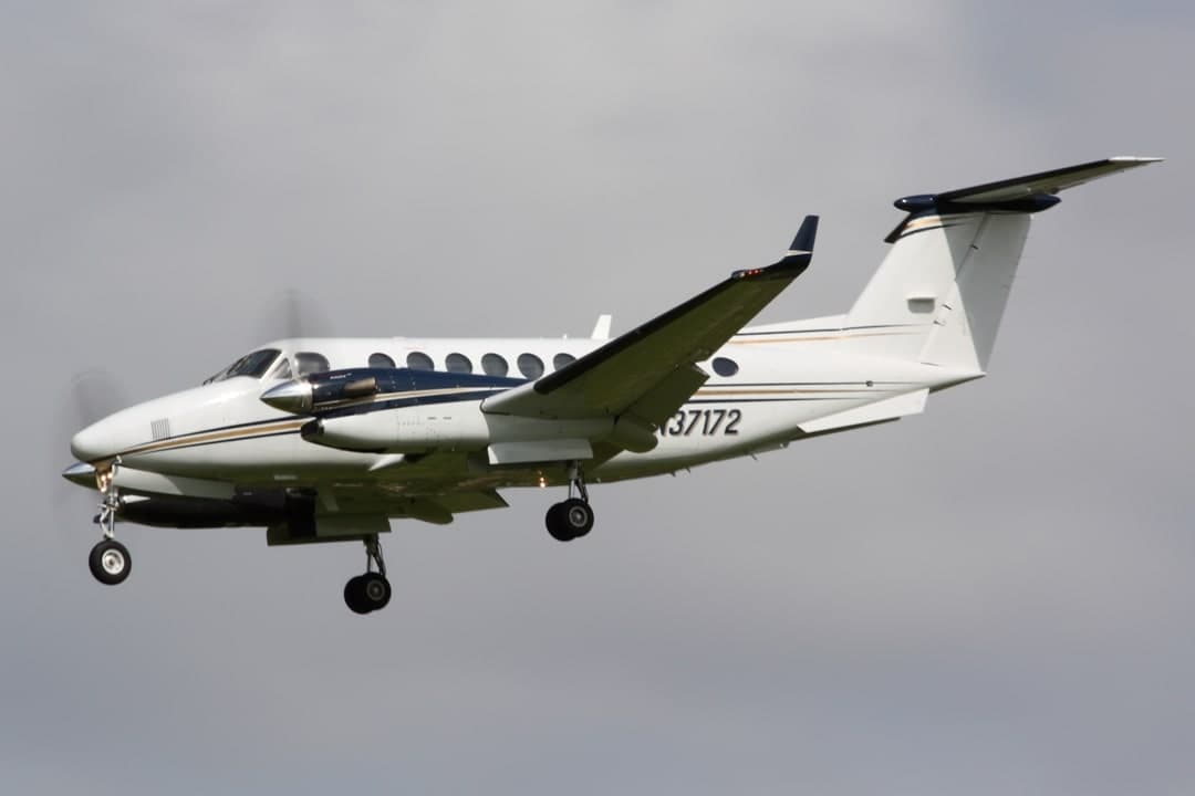 N37172 — Beechcraft