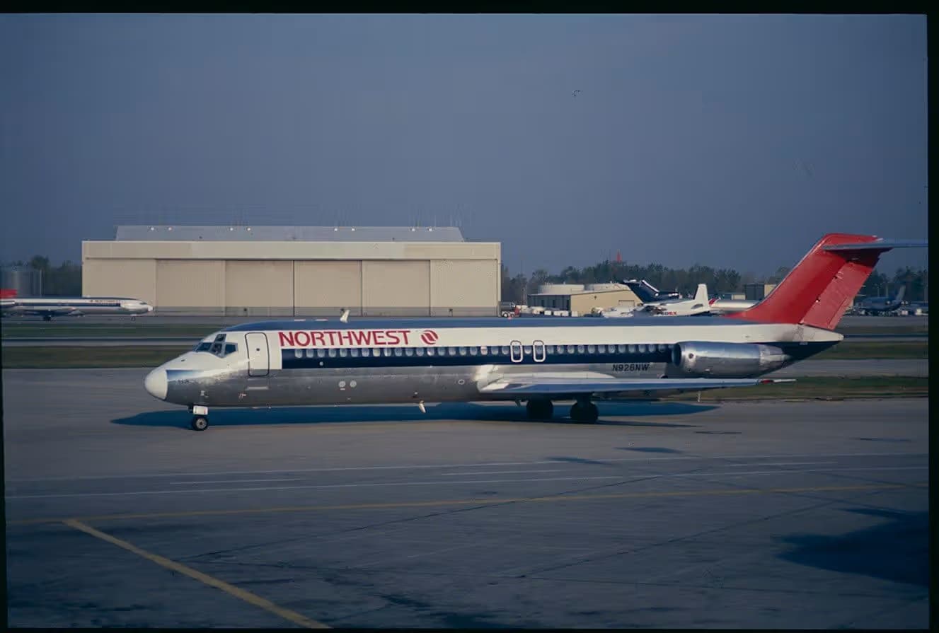 N926NW — Douglas