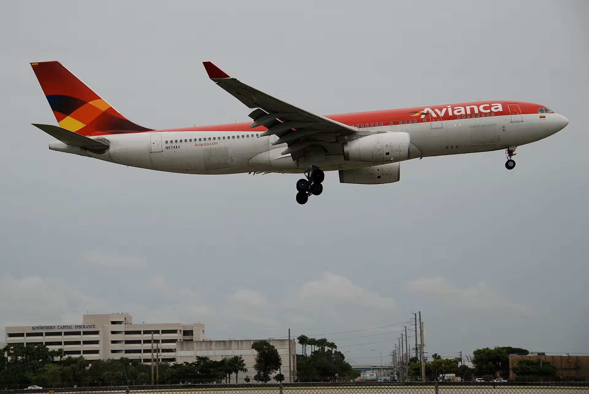 N974AV — Twin-engine aircraft