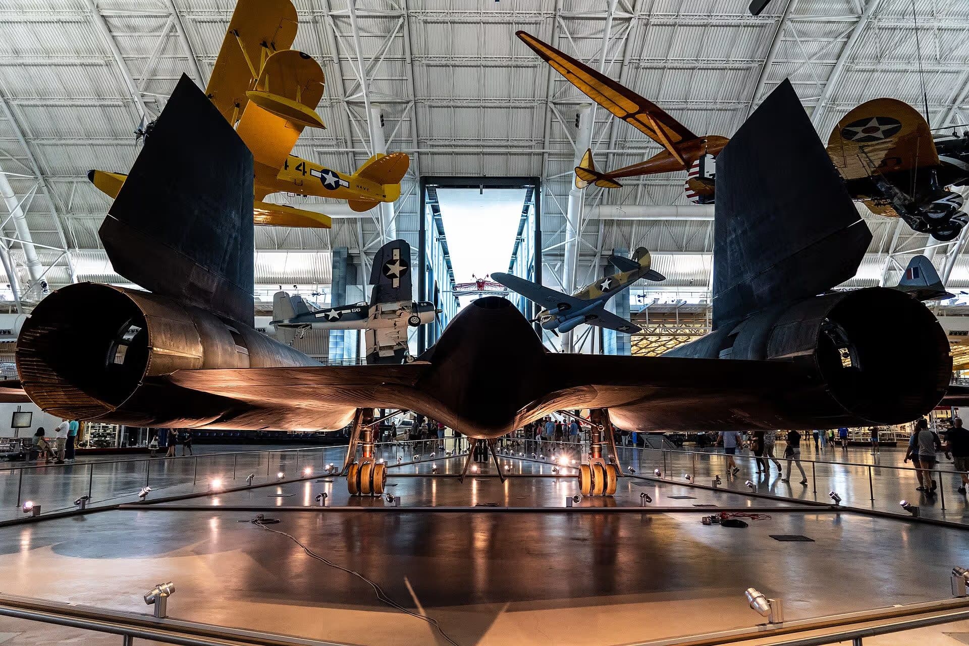 Unidentified — Twin-engine aircraft