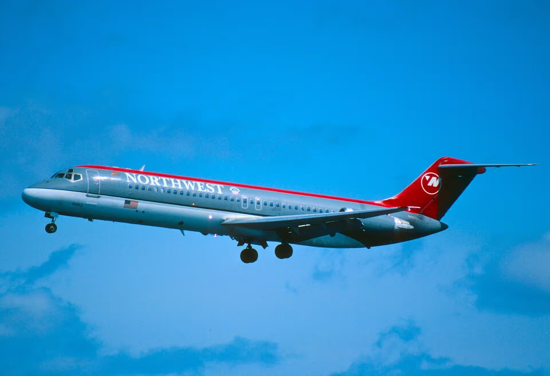 N913RW — Douglas