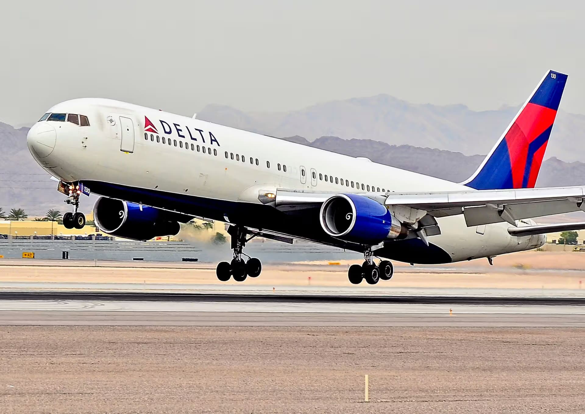 N130DL — Boeing