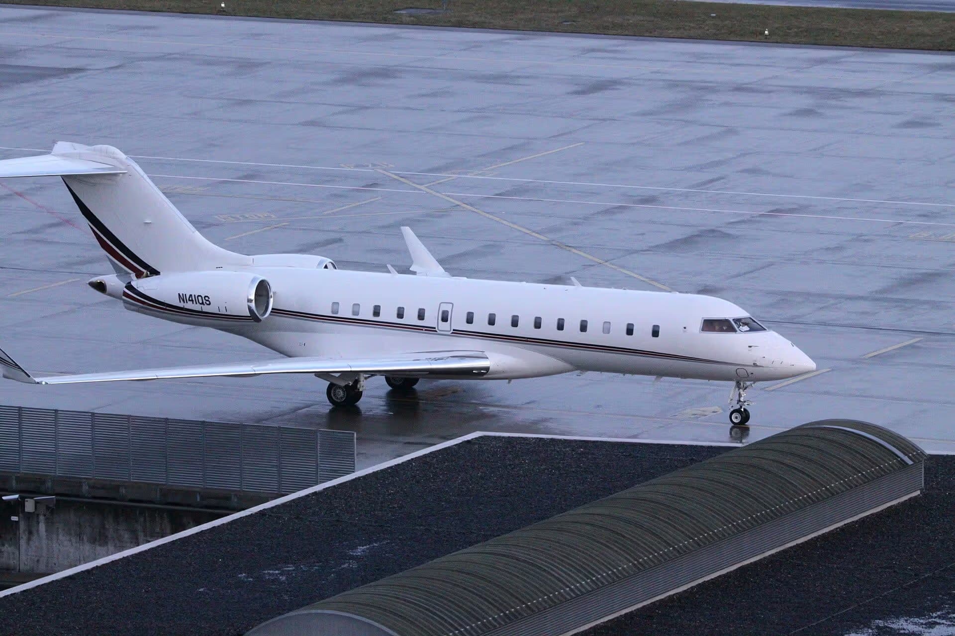 N141QS — Bombardier