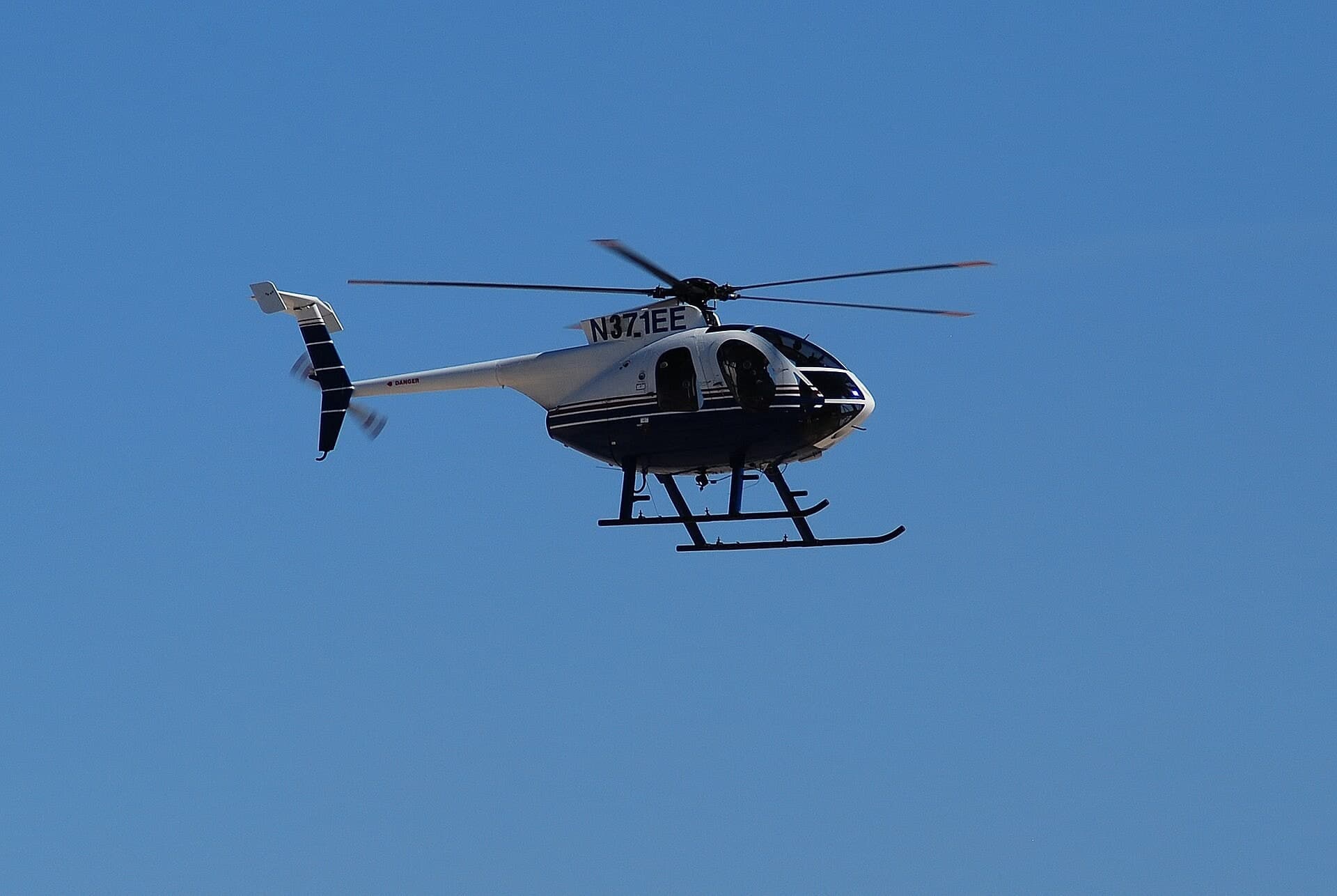 N371EE — Helicopter