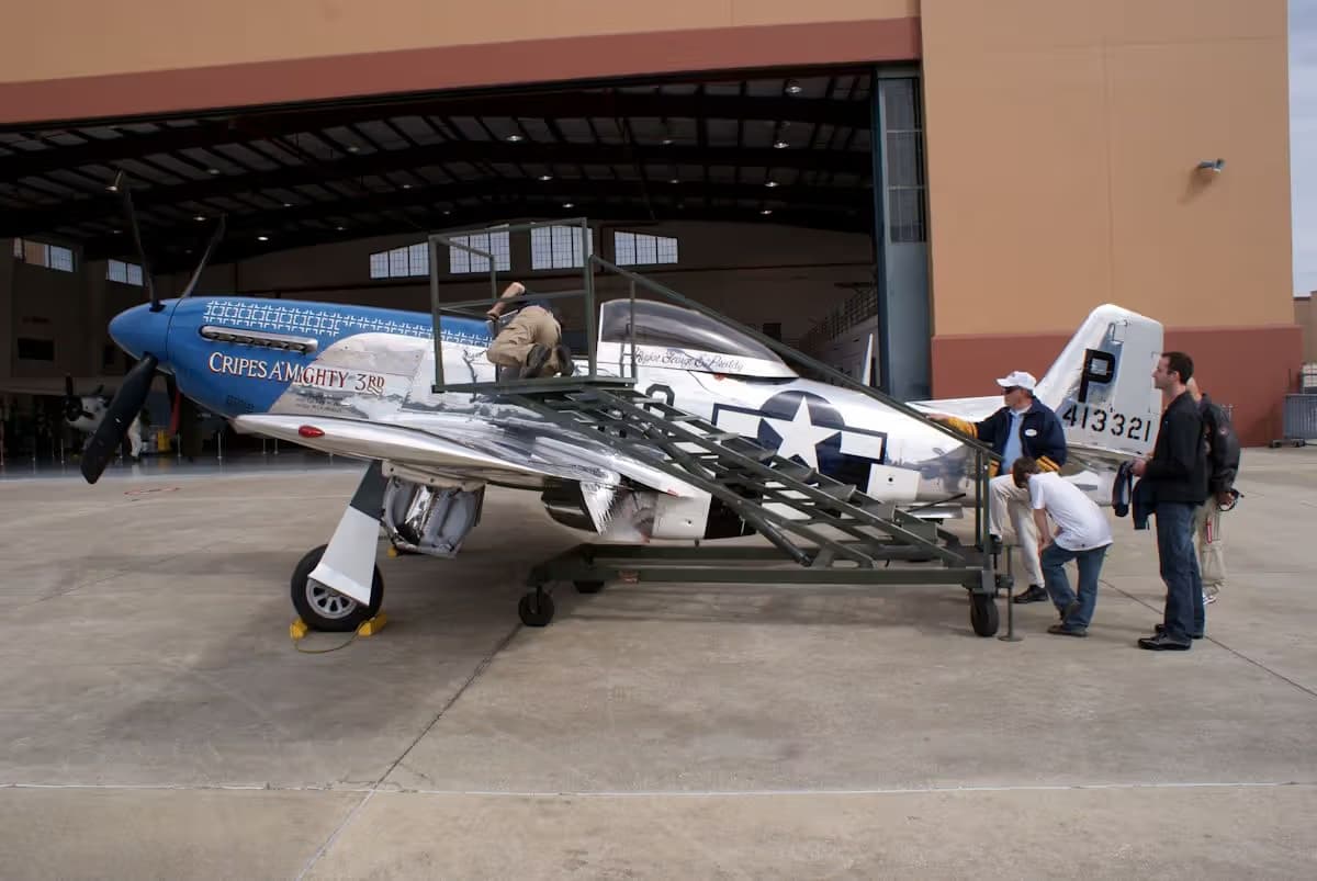 Unidentified — Single-engine aircraft
