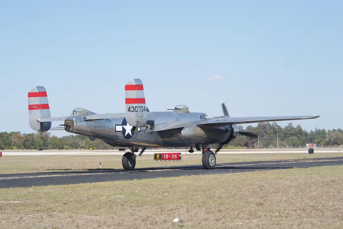 Unidentified — Twin-engine aircraft