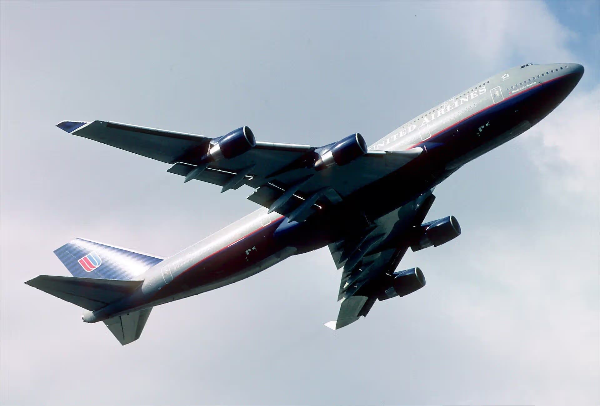 N128UA — Boeing