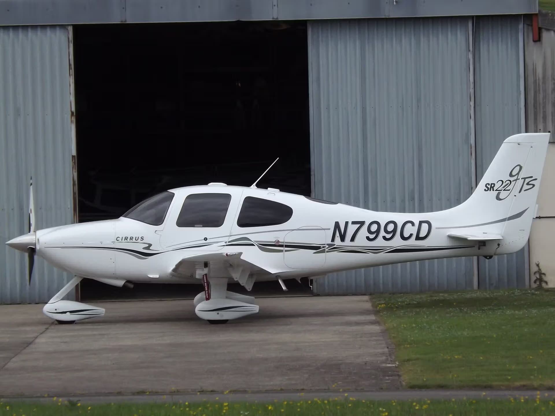 N799CD — Cirrus