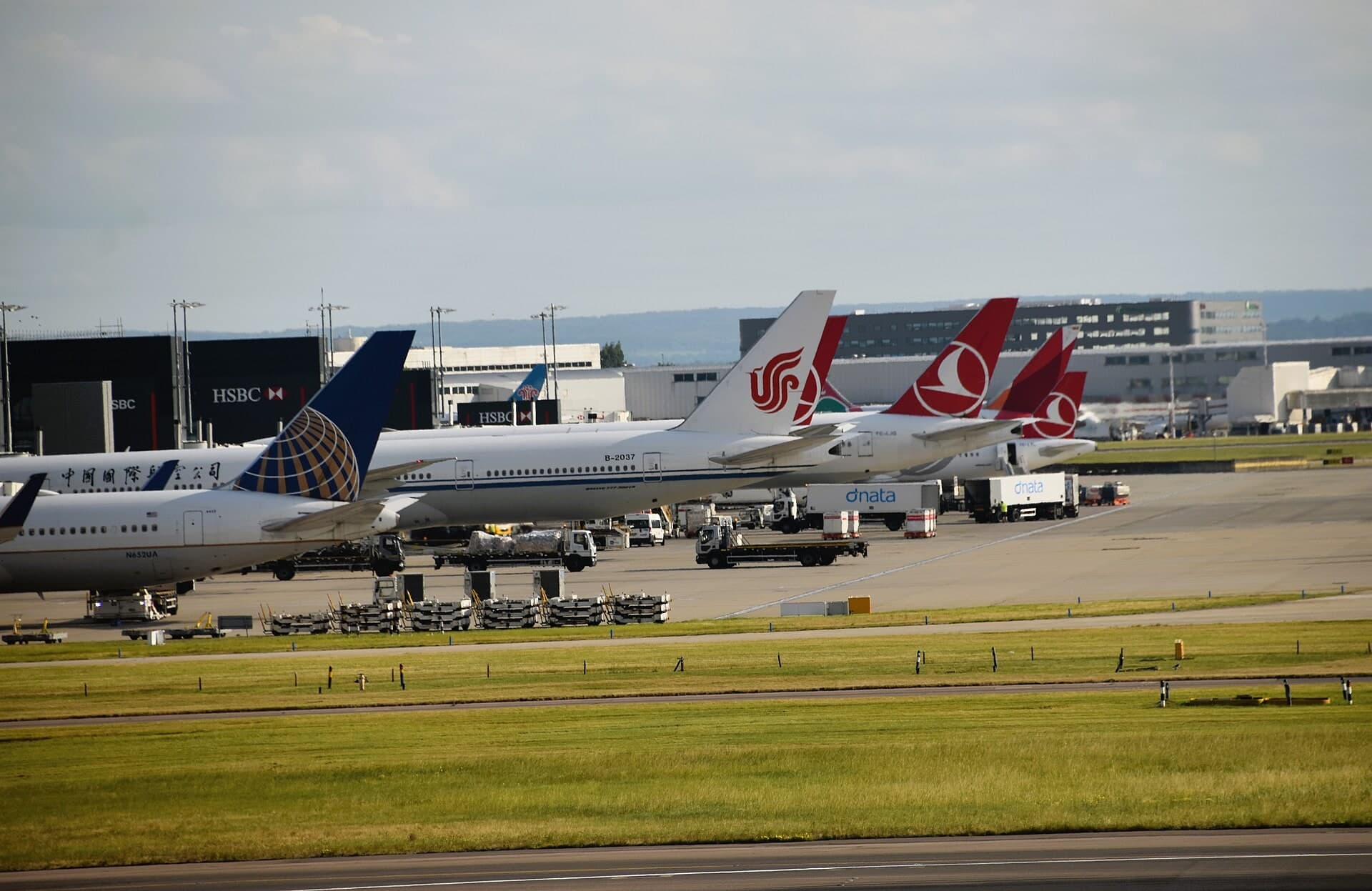 N652UA — Aircraft